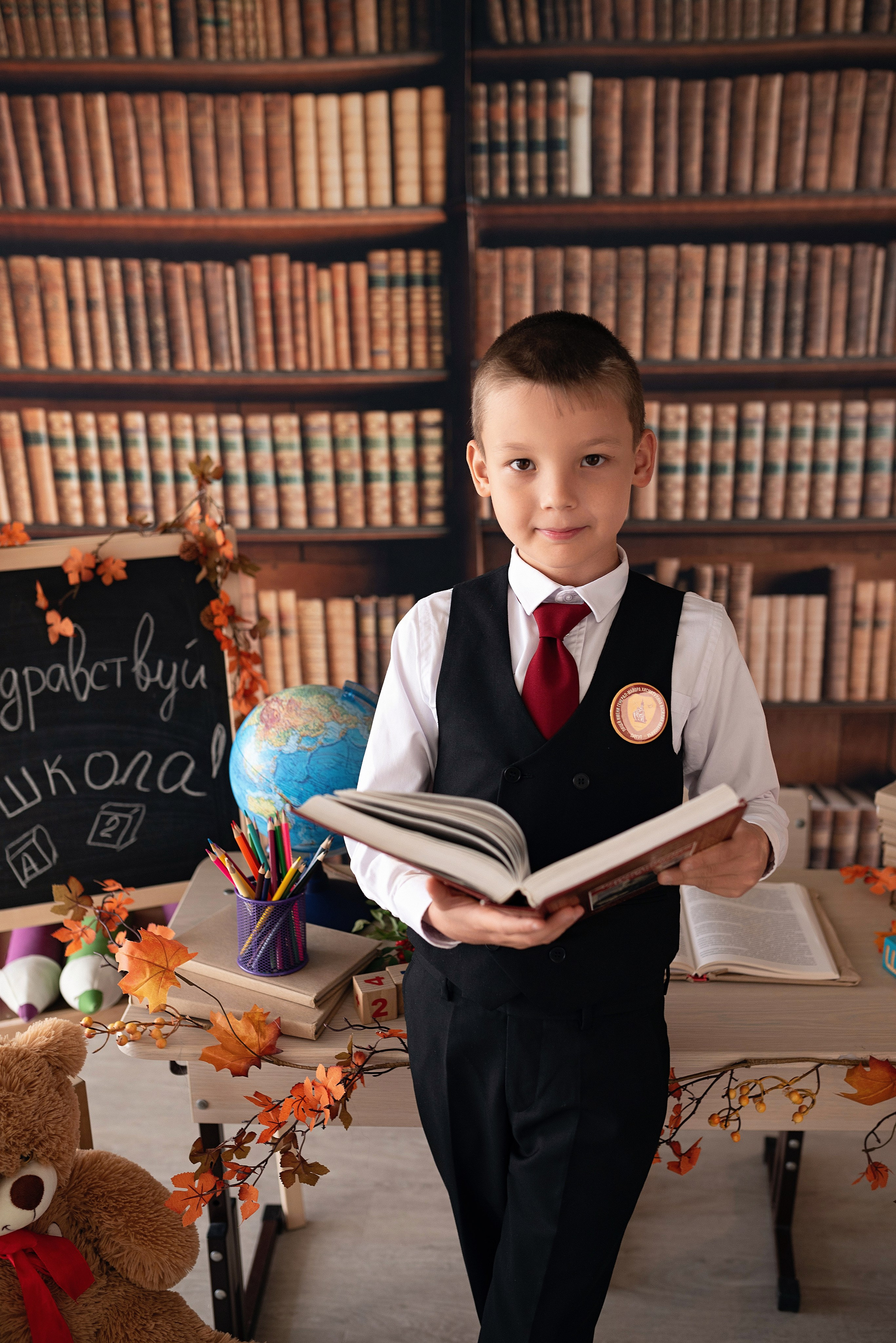 Школьники на фотосессии в студии.