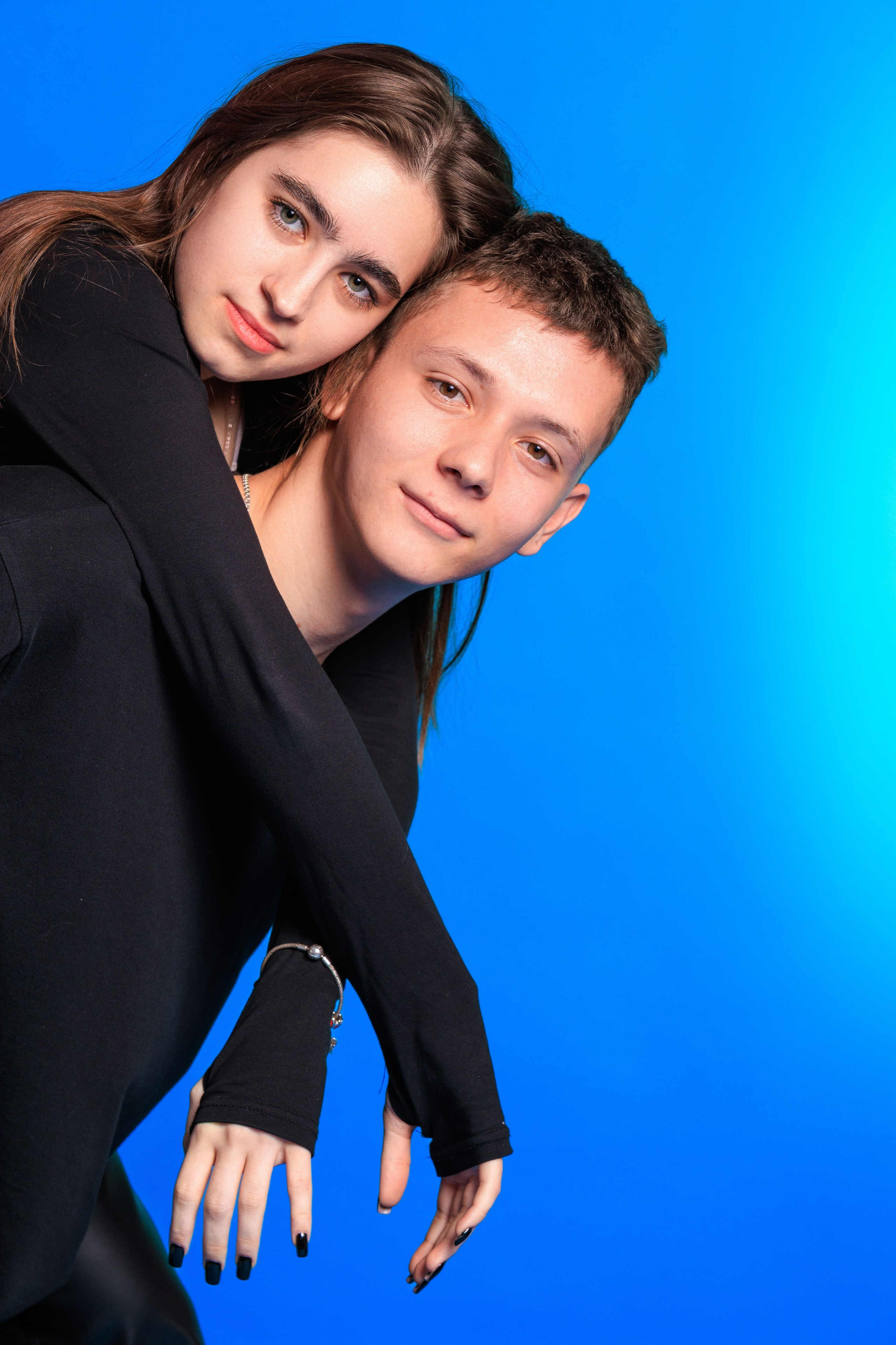 Смотреть фотки в фотостудии. Выпускные альбомы Геленджик, Новороссийск, Краснодар, Туапсе