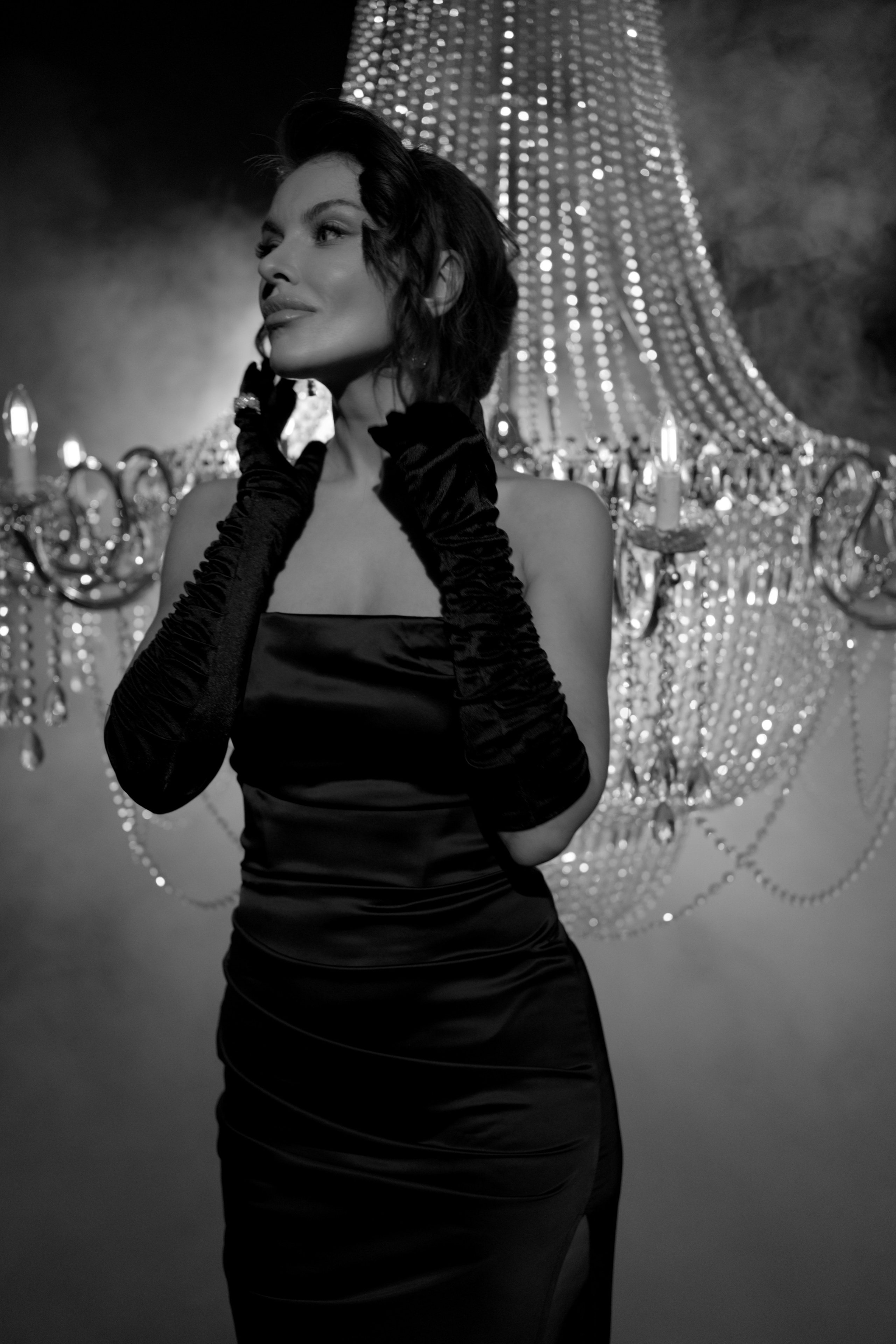 Алена с люстрой. Елена Чернега свадебный и коммерческий фотограф