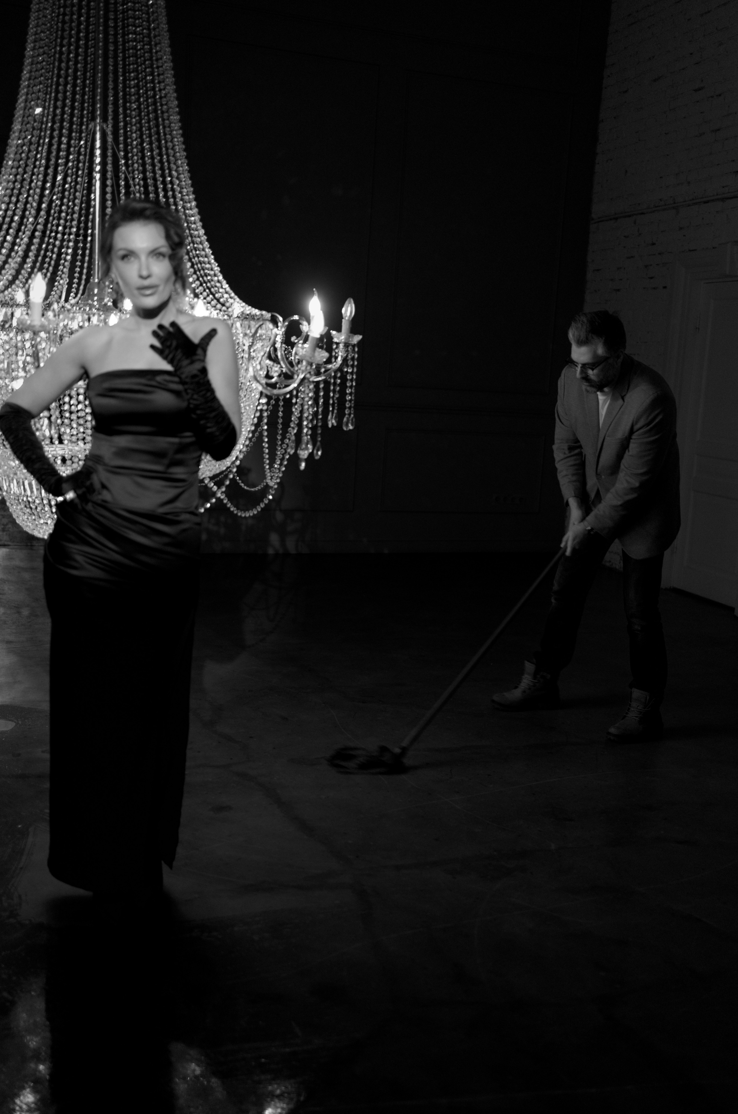 Алена с люстрой. Елена Чернега свадебный и коммерческий фотограф