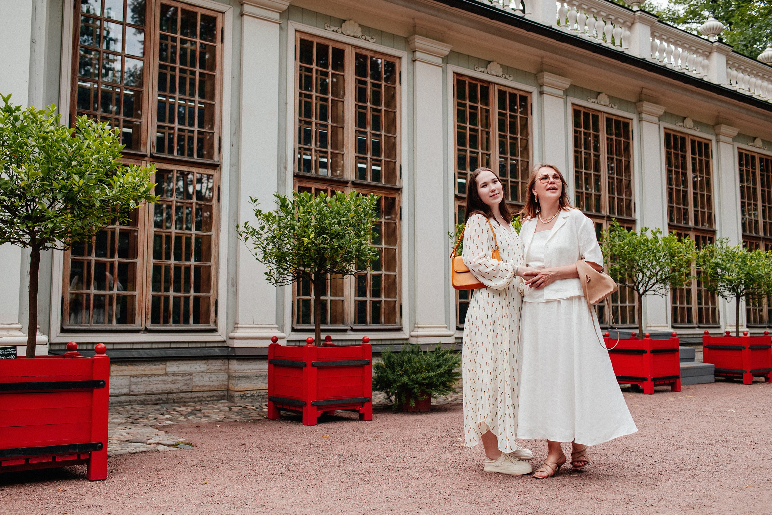 Лариса и Соня. Летний сад. Семейный и Свадебный фотограф. Санкт-Петербург. Пушкин