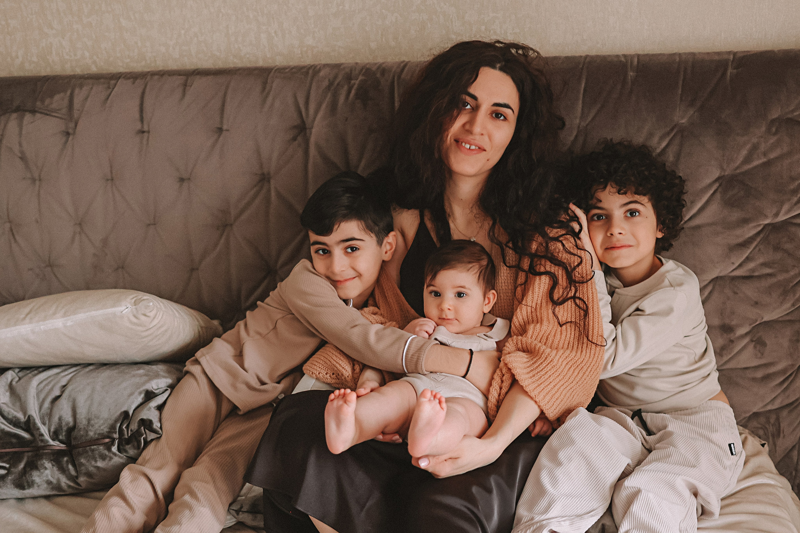 С малышкой. Семейный фотограф Тюмень, фотограф на роды Салмина Мария