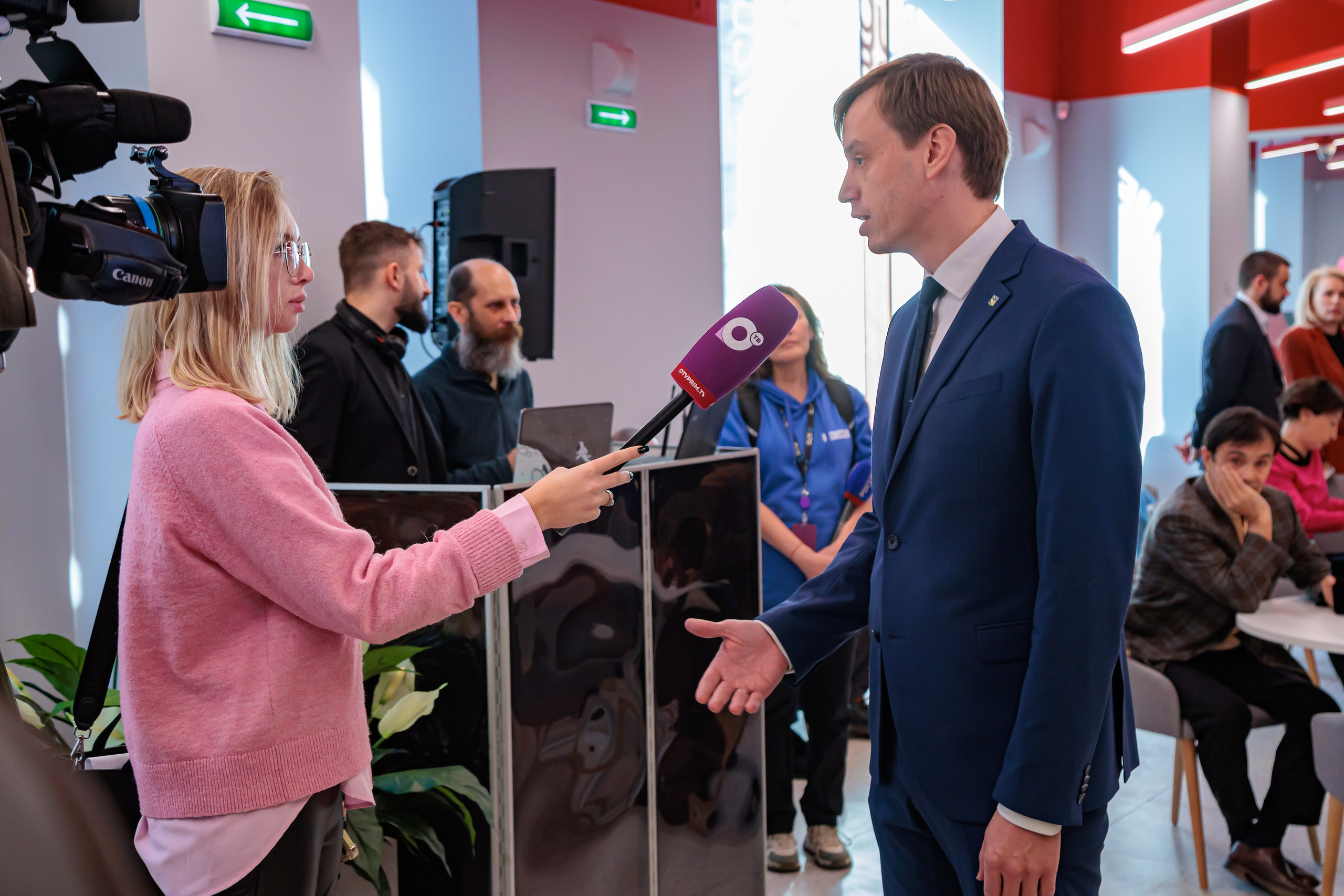 Открытие филиала Альфа-банк. Фотограф Антон Клейнос, Владивосток