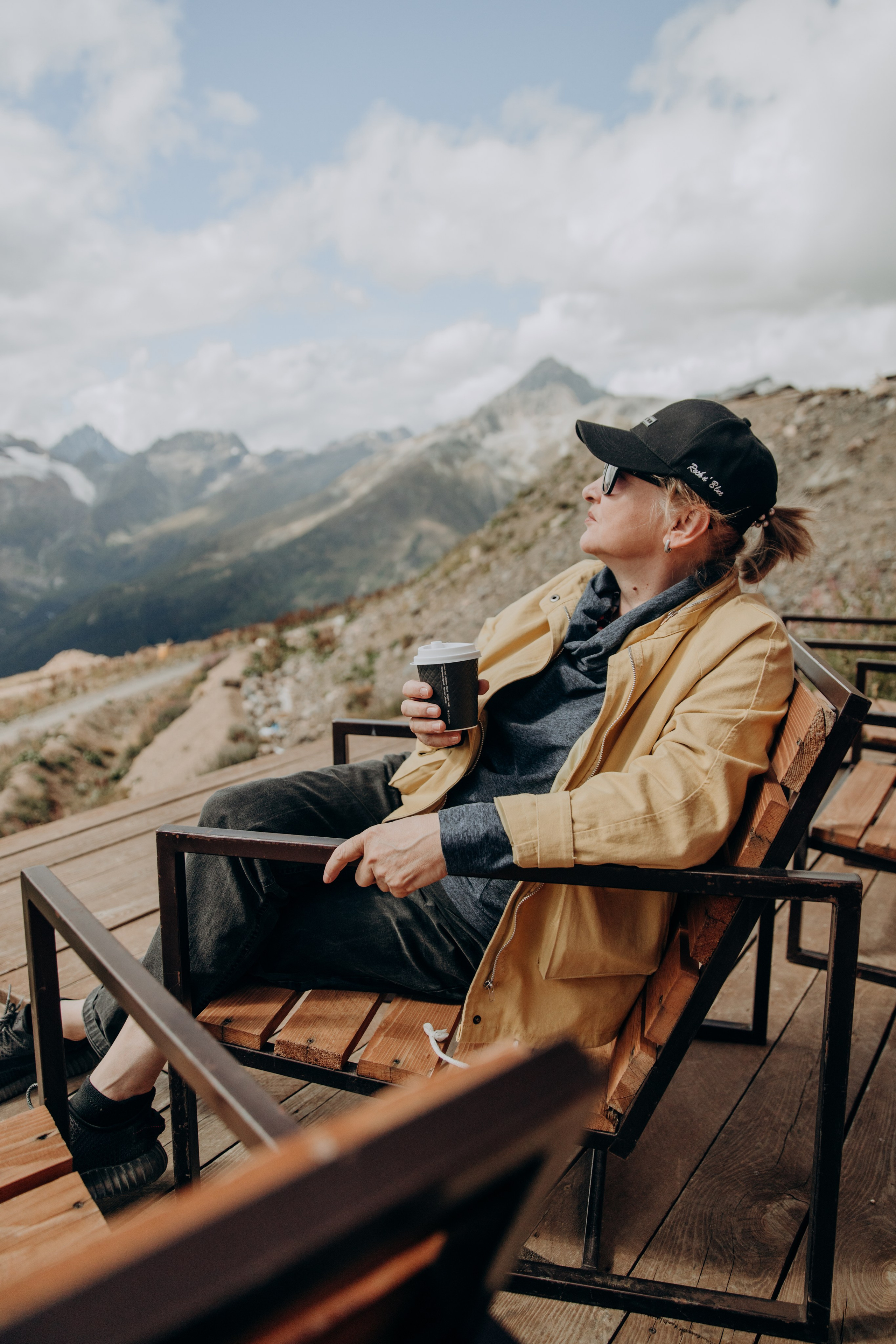 Юля с семьей, Домбай. Портфолио