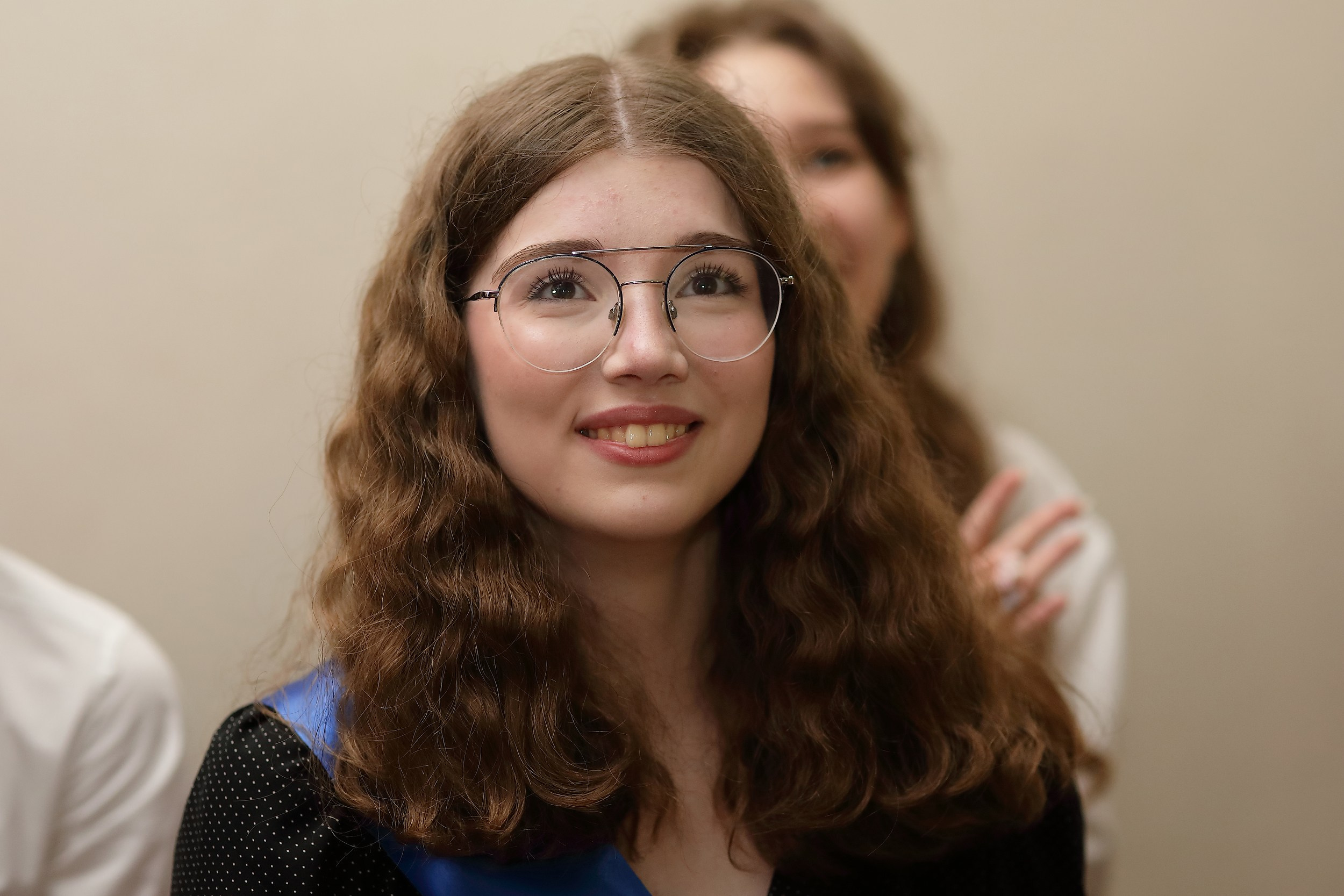 Последний звонок (актовый зал). Свадебный и семейный фотограф и видеограф в Екатеринбурге Полянские Тимур и Анастасия