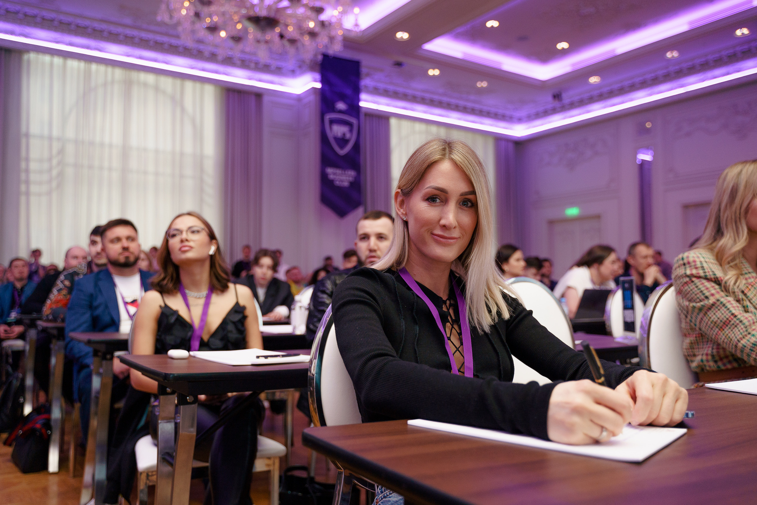 Всероссийский слет селлеров «MPSellers» в Марриотте. Профессиональный фотограф и оператор в Москве — Максим Проценко