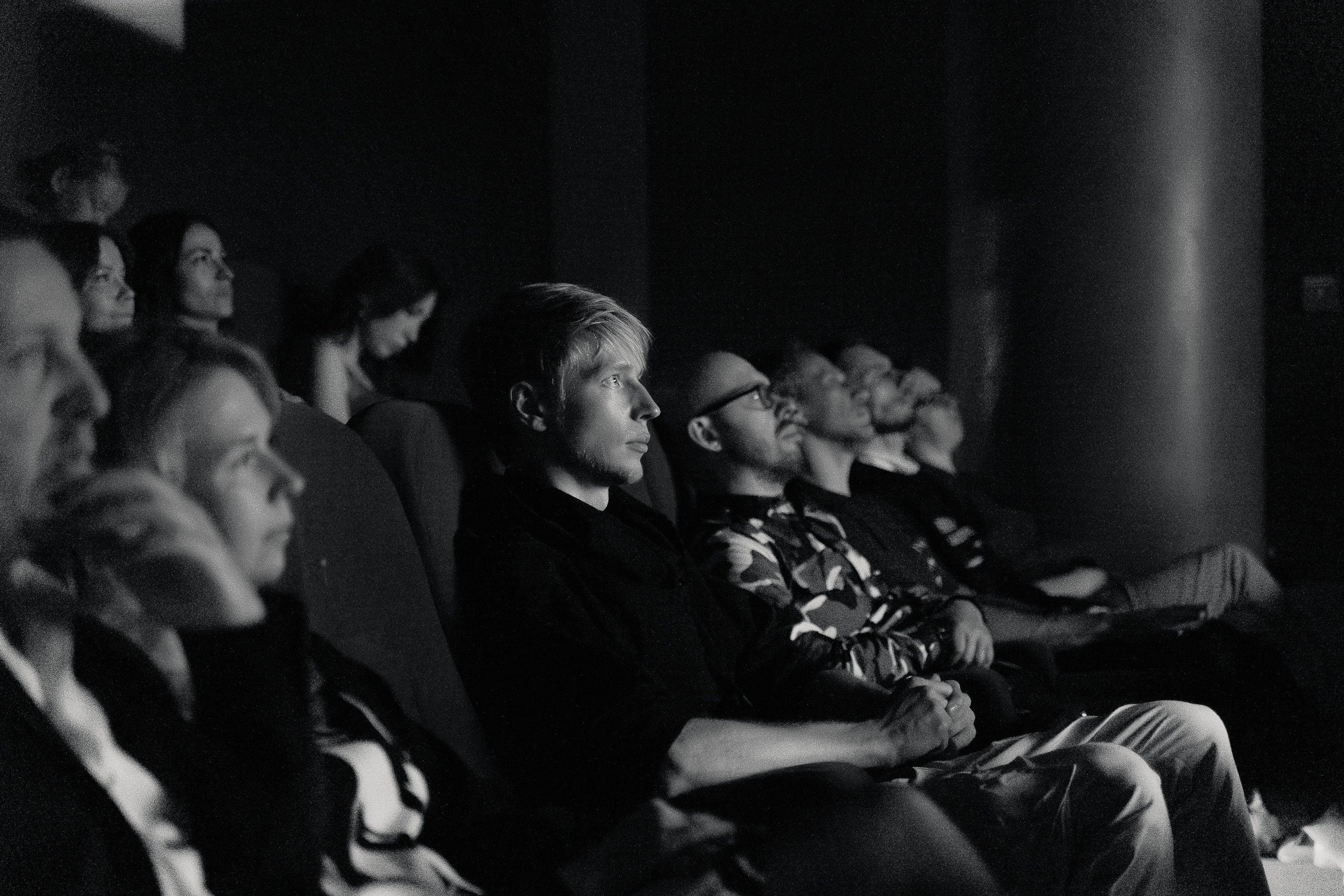 Благотворительный закрытый показ фильма «MEMRA». Профессиональный фотограф и оператор в Москве — Максим Проценко