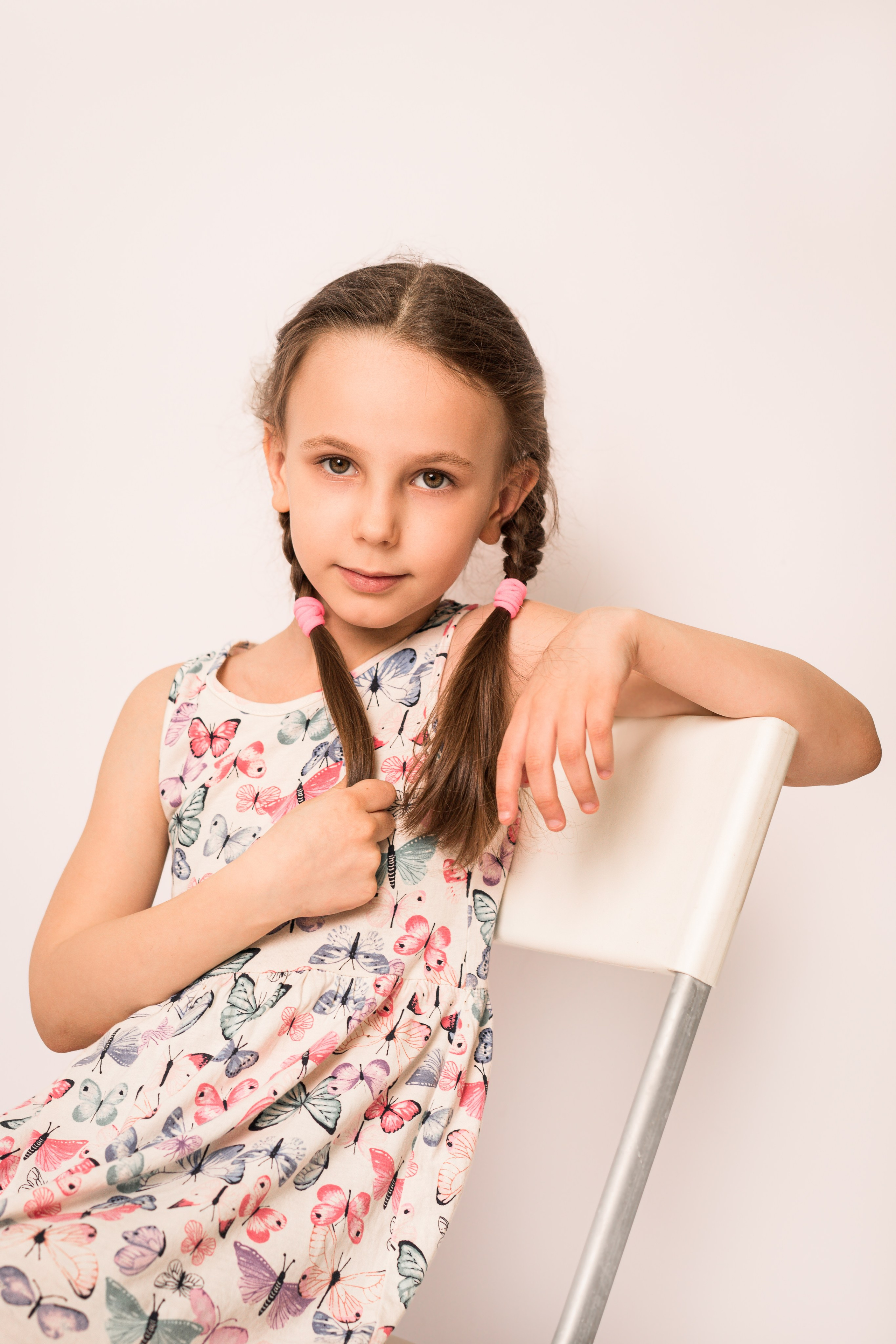 Детский сад, портреты белый фон. Фотограф Шунова Саша