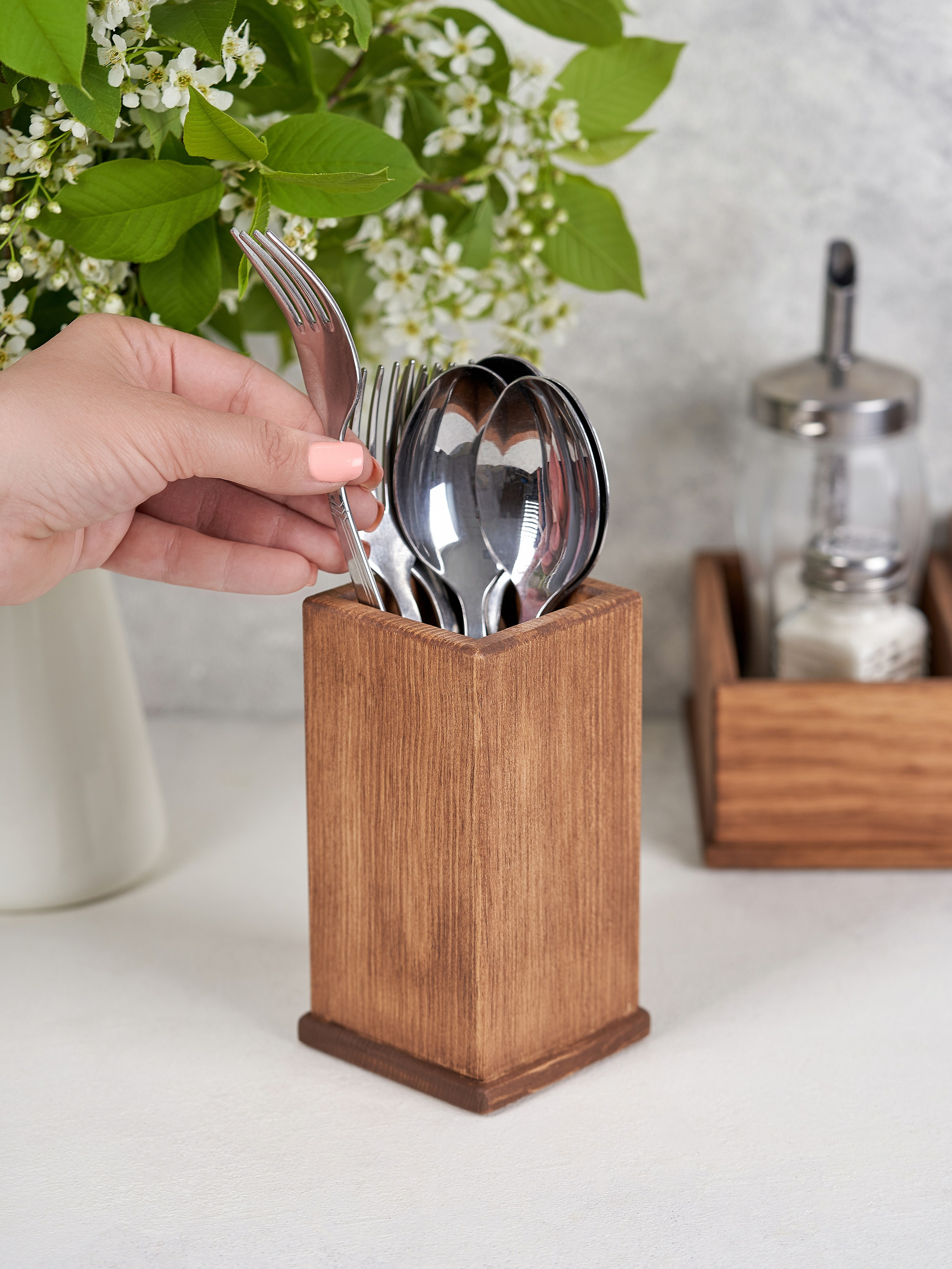 СЪЕМКА С РУКАМИ В КАДРЕ. Предметный фотограф в Бийске Анжелика Мордовина