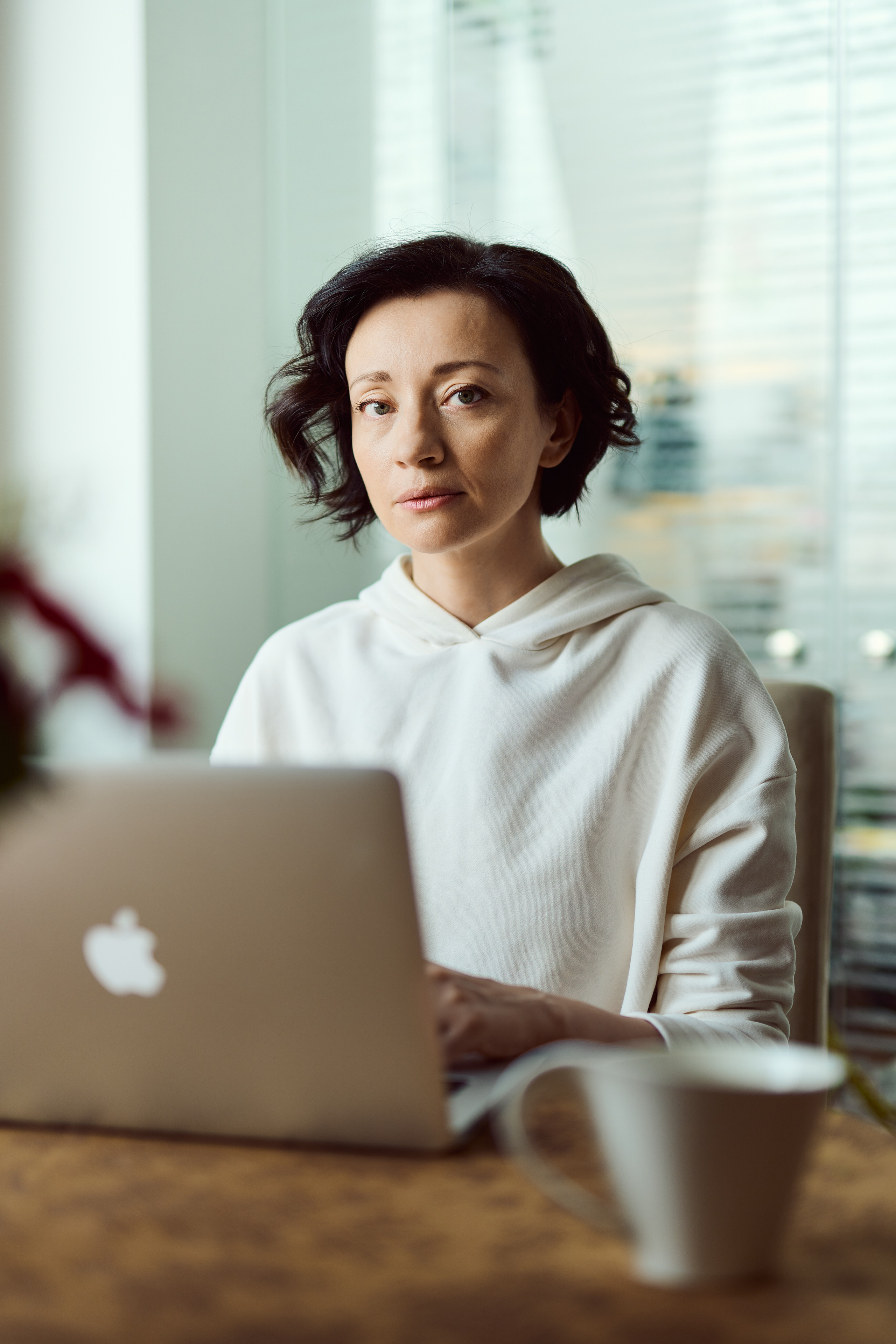 Деловой портрет в домашней обстановке. Флористическая, интерьерная и портретная съемка в Москве и Европе