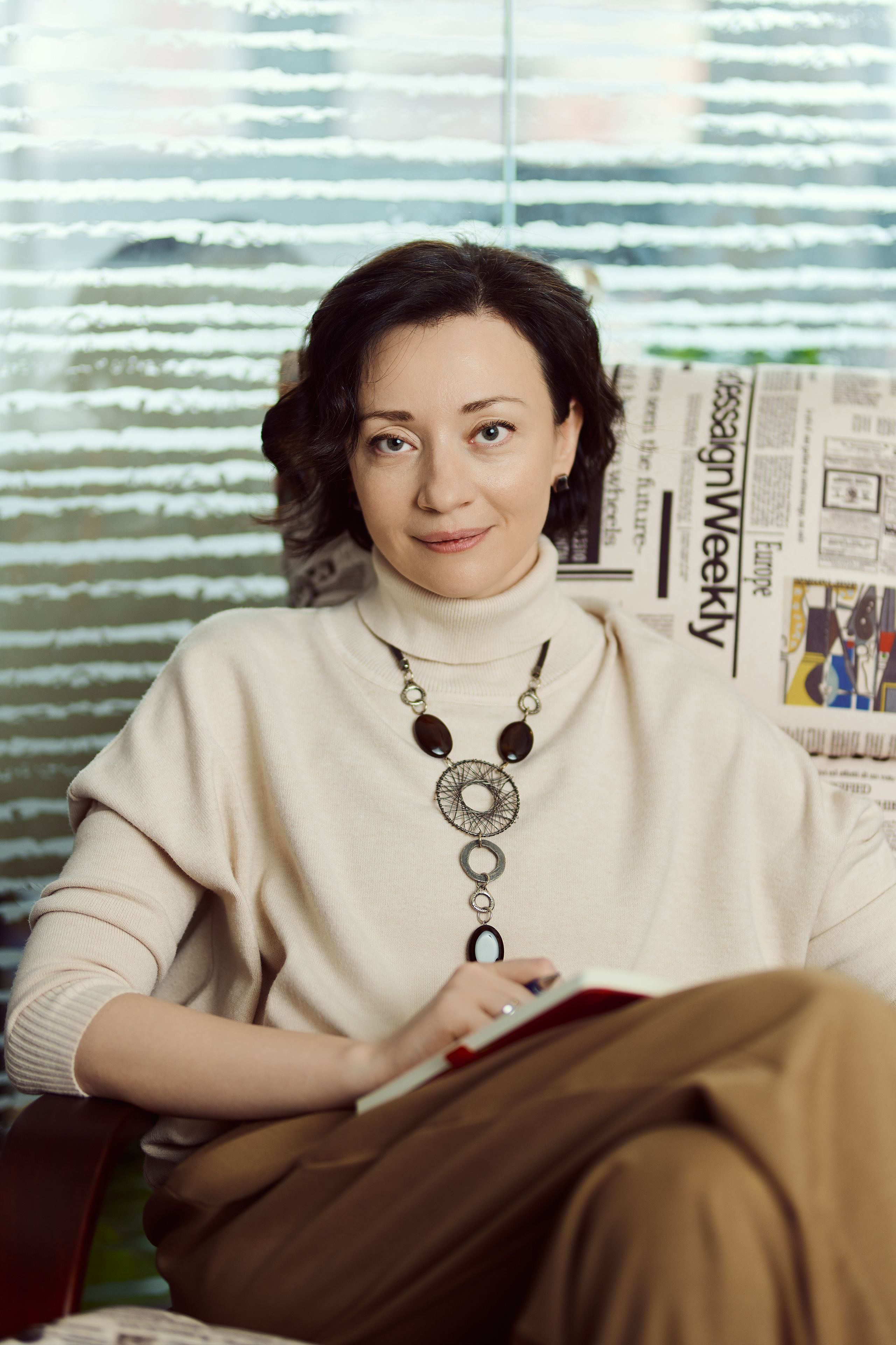 Деловой портрет в домашней обстановке. Флористическая, интерьерная и портретная съемка в Москве и Европе