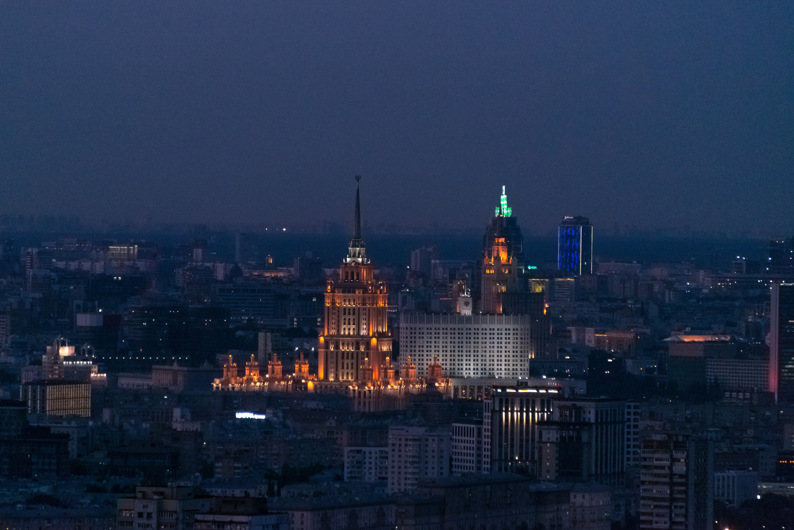 Просто на крышу. Фотограф Лара Кучина