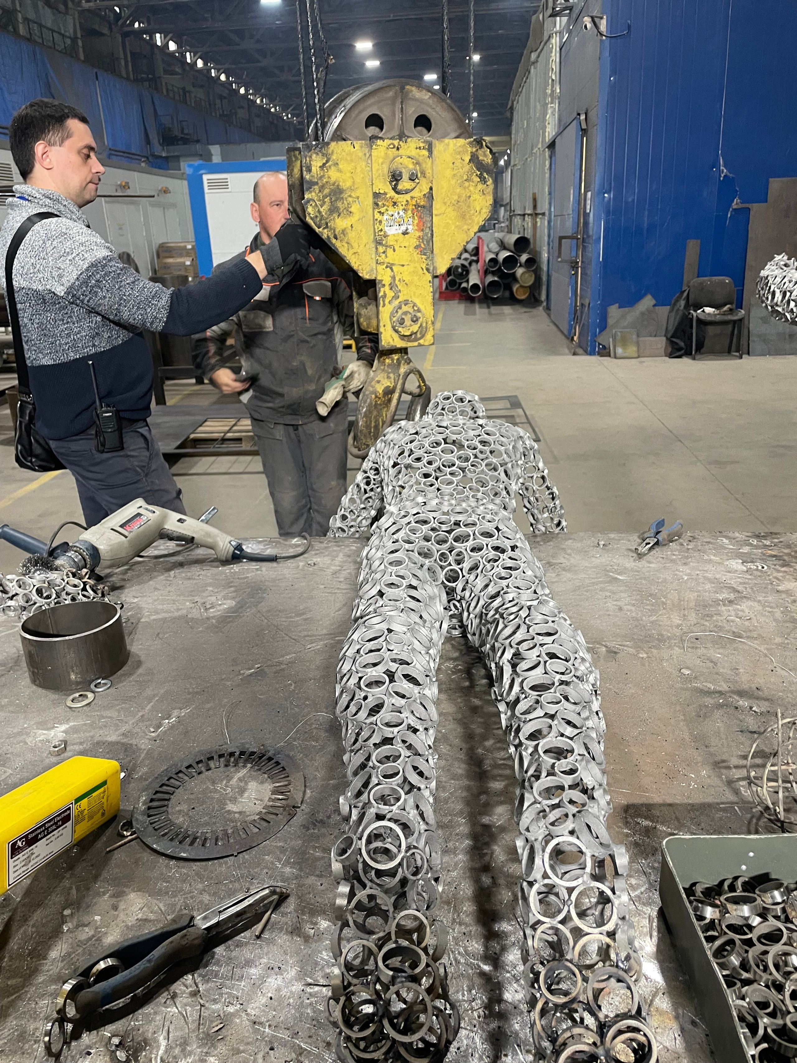 Паркур/Свободное падение /Спб/Малая Балканская 13к2 /2023. Художник — скульптор Антонина Фатхуллина