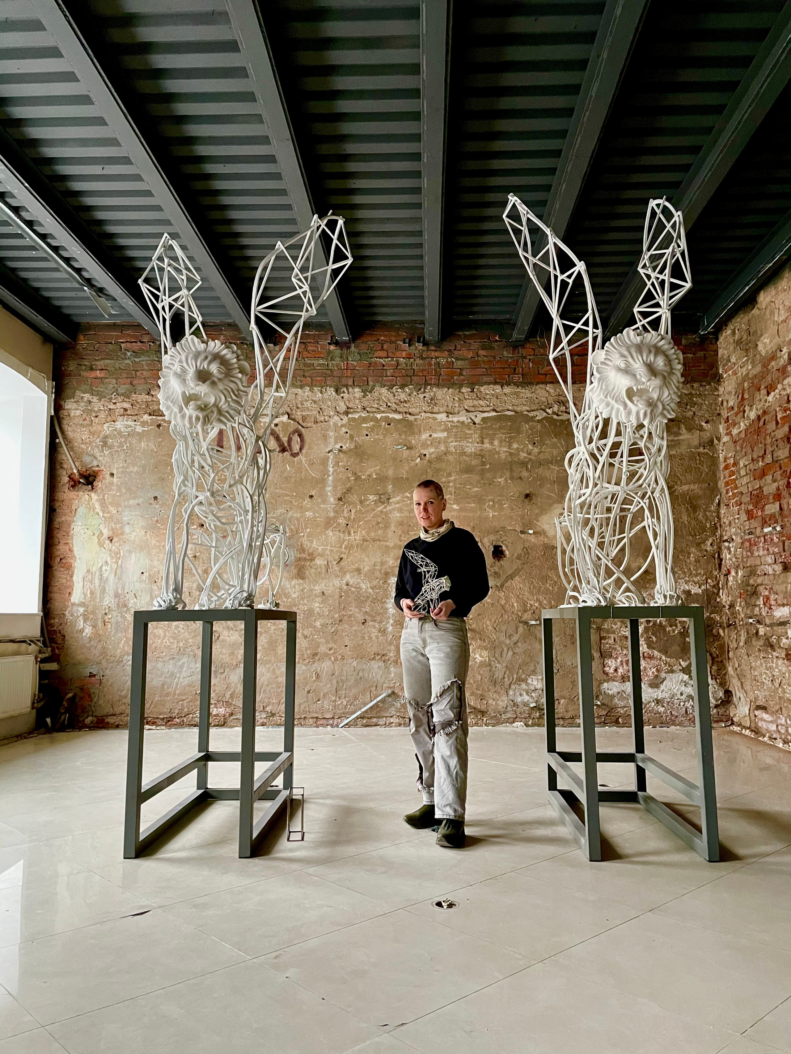 Чернореченские львы / СПб/ул.Торжковская 1/2021. Художник — скульптор Антонина Фатхуллина