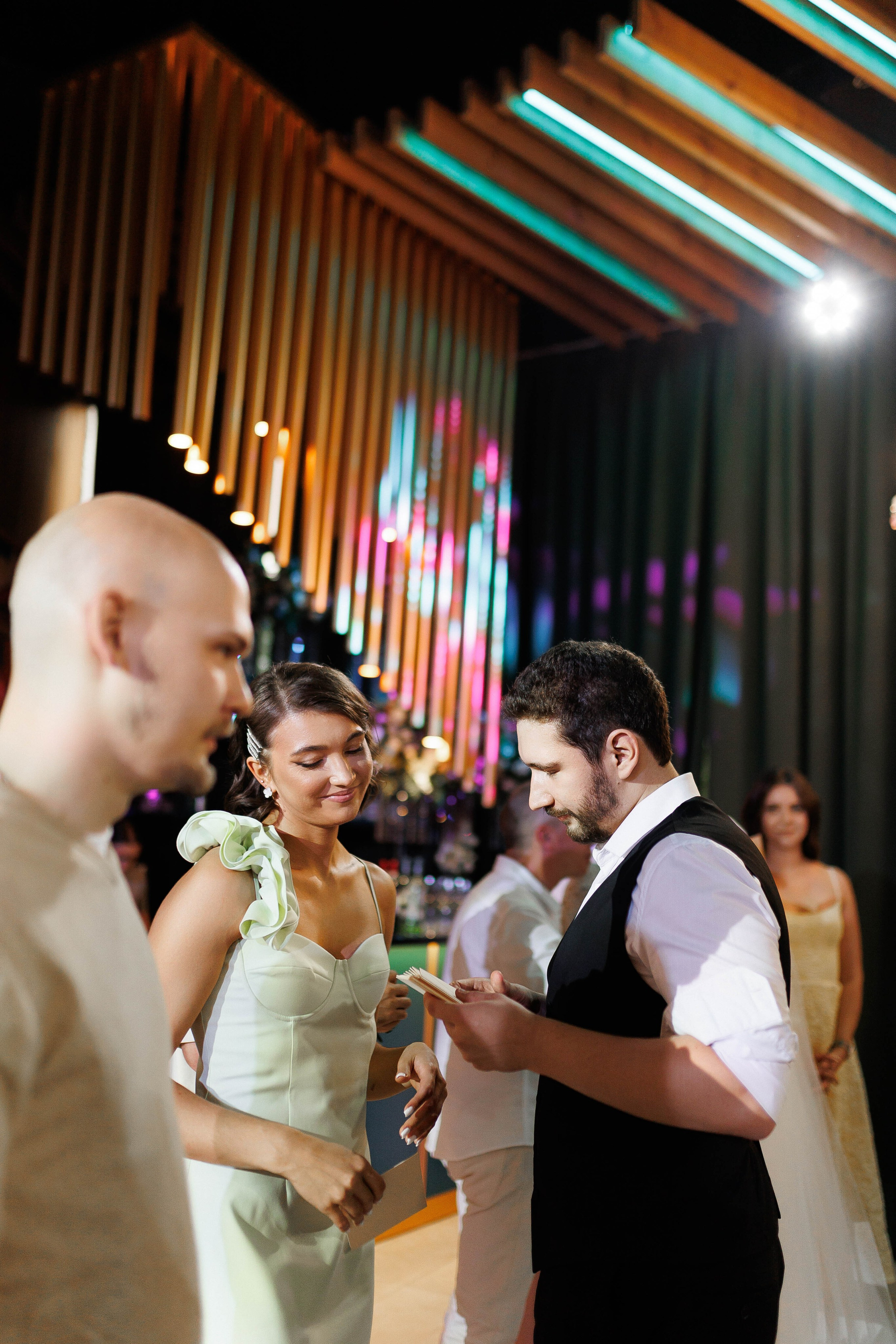 …. Свадебный фотограф в Санкт-Петербурге Александра Чукавина