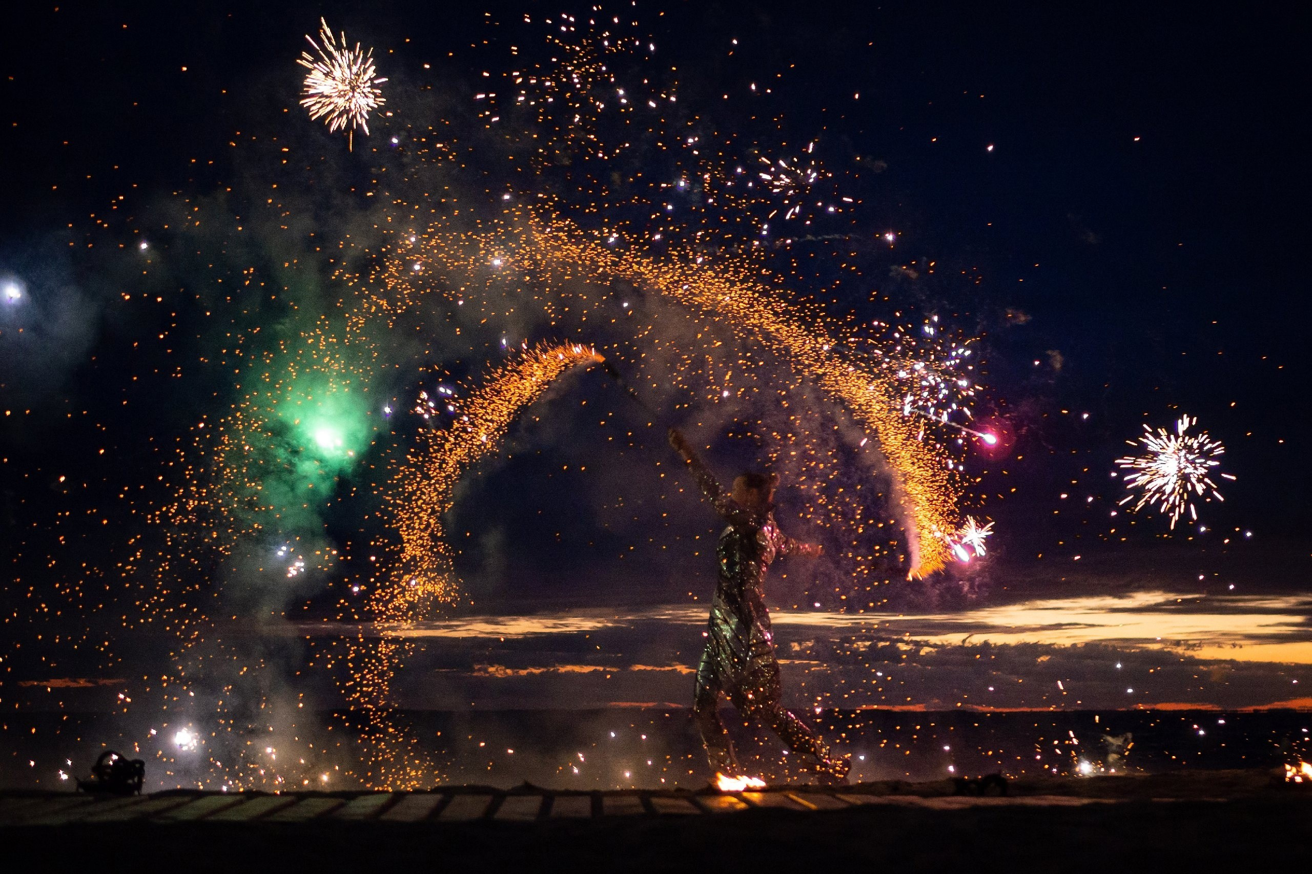 Огненно-пиротехническое шоу, салюты, пиротехника на ваш праздник!