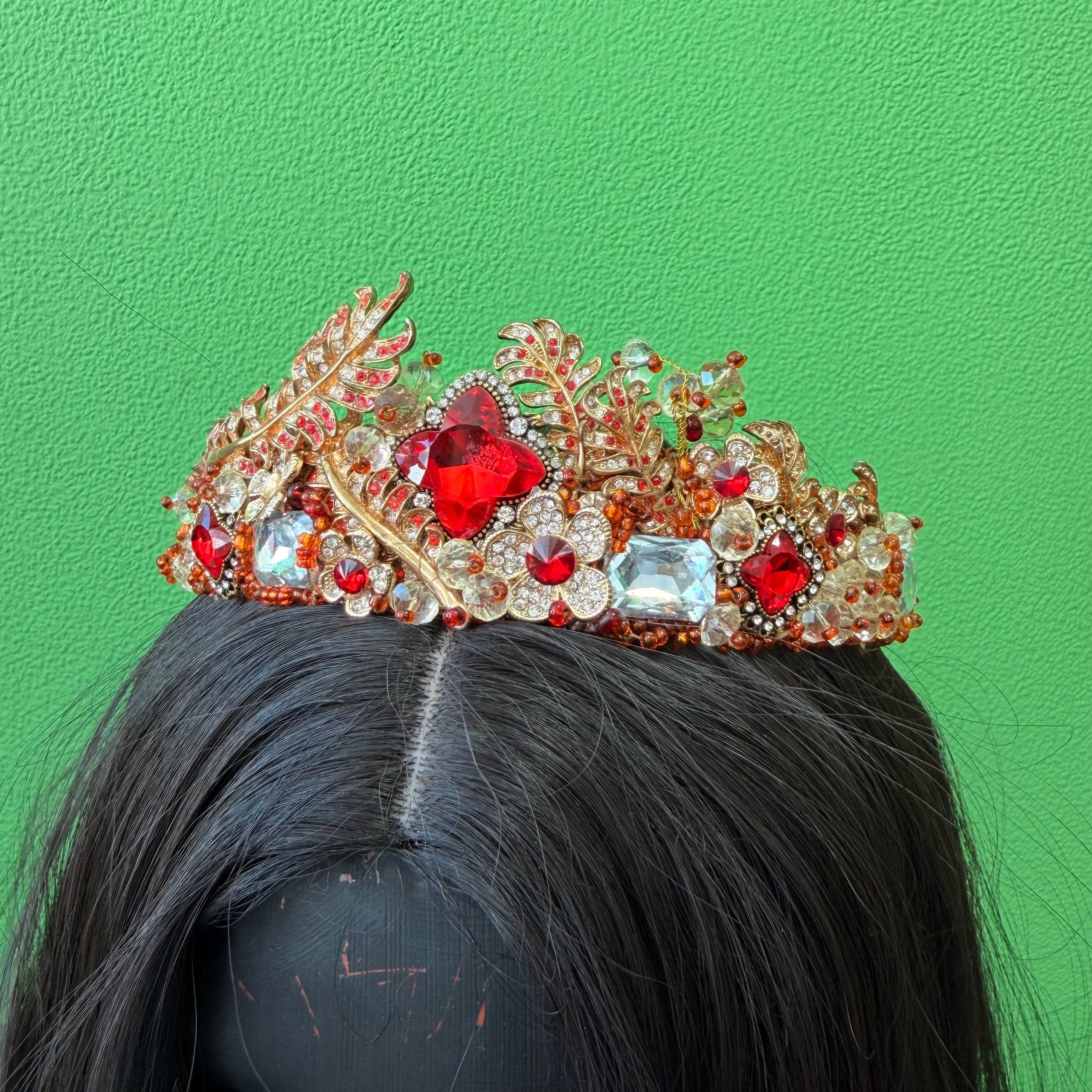 Головные уборы в аренду. Аренда костюмов, платьев и реквизита для фотосессий на Камчатке