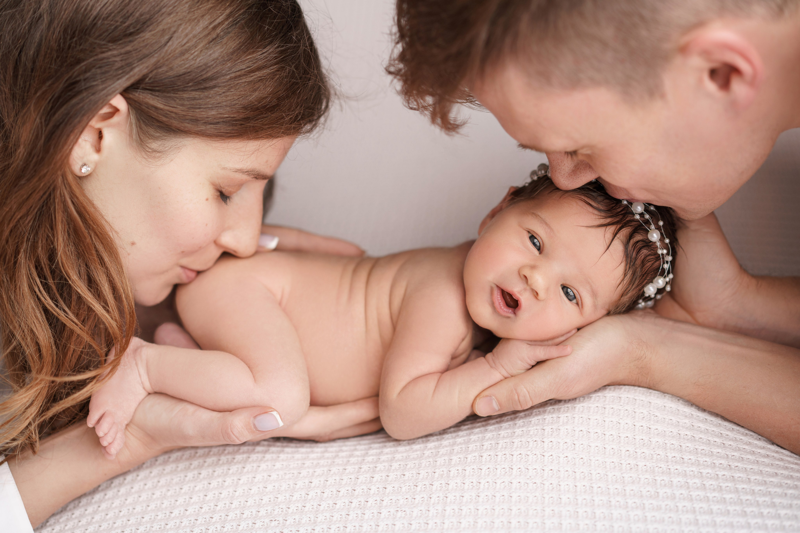 Семейные фотосессии с новорожденными | Трогательные кадры малышей и их близких в Москве и МО. Фотосессия новорожденных в Москве и Московской области | Профессиональный фотограф newborn — Татьяна Иванова