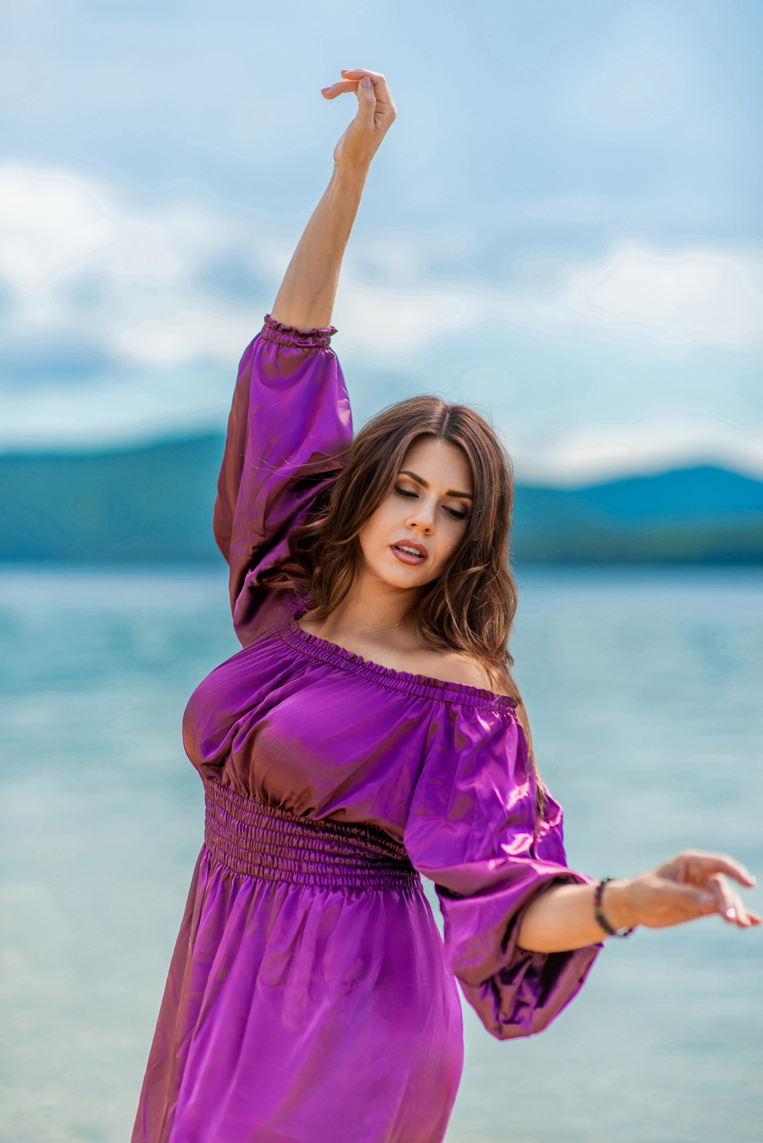 Платье летящее со шлейфом в аренду в тур на Байкал в отпуск