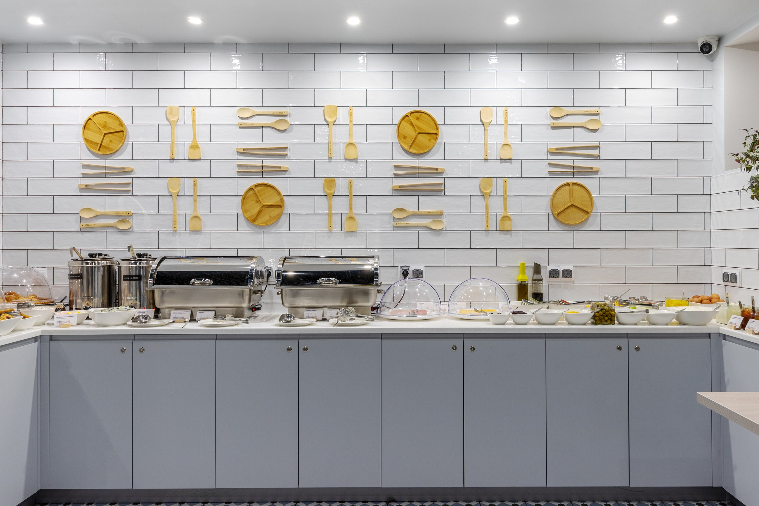 Зона питания в гостинице. Интерьерный декоратор Юлия Мечёва