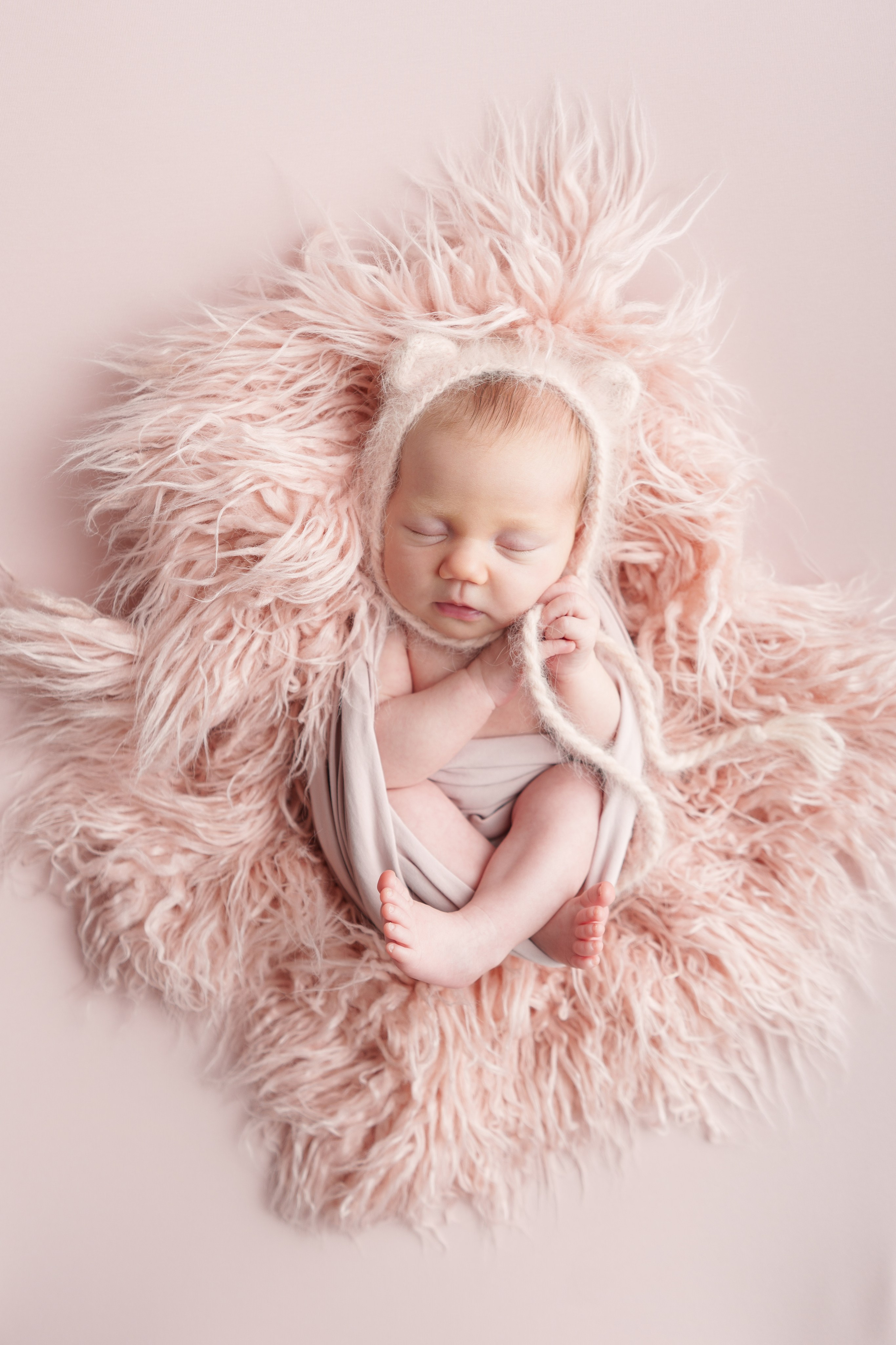 Фотосессия новорожденного. Профессиональный фотограф новорожденных Тверь