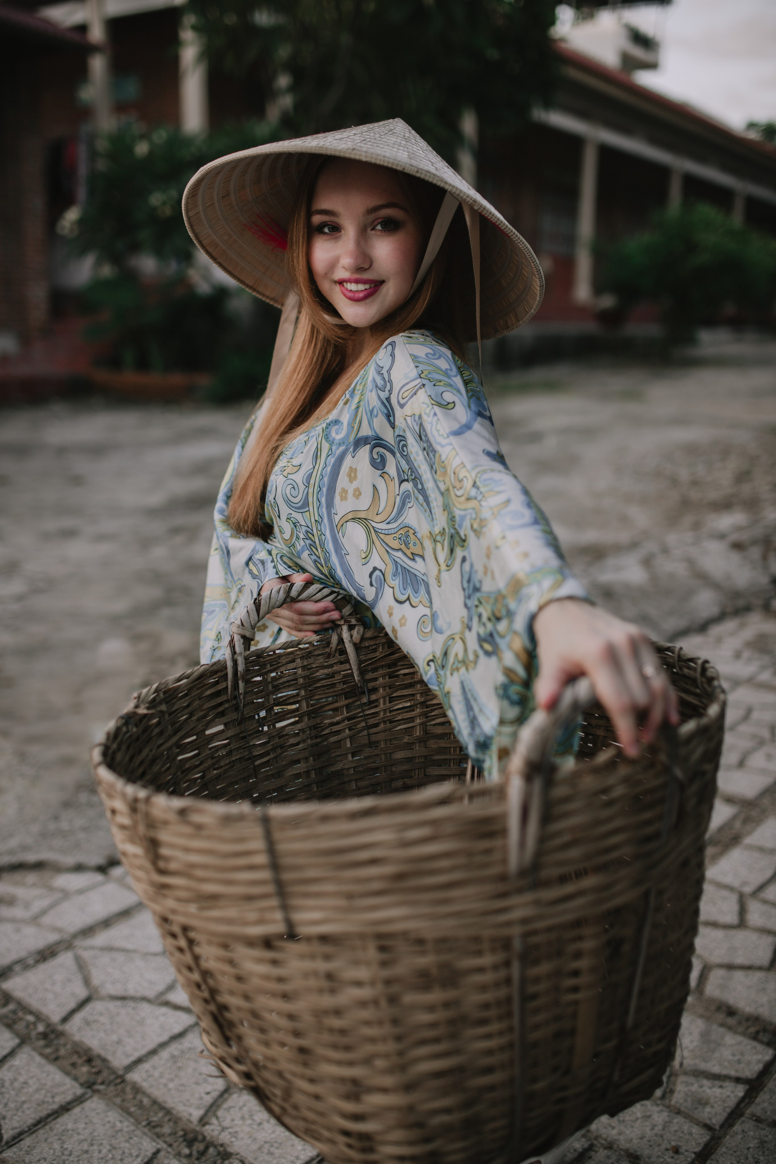 Елизавета на улицах Вьетнама. Главная