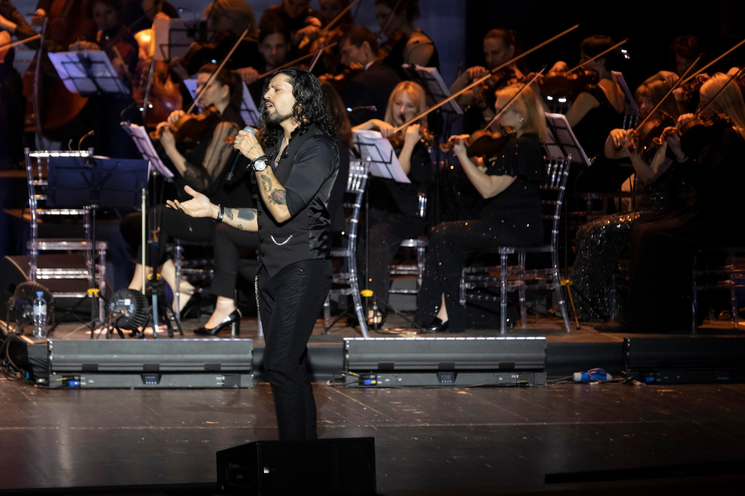 Концерт Ронни Ромеро — Трибьют Queen, Крокус Сити, 01.03.2022. Фотография. Юрий Савин