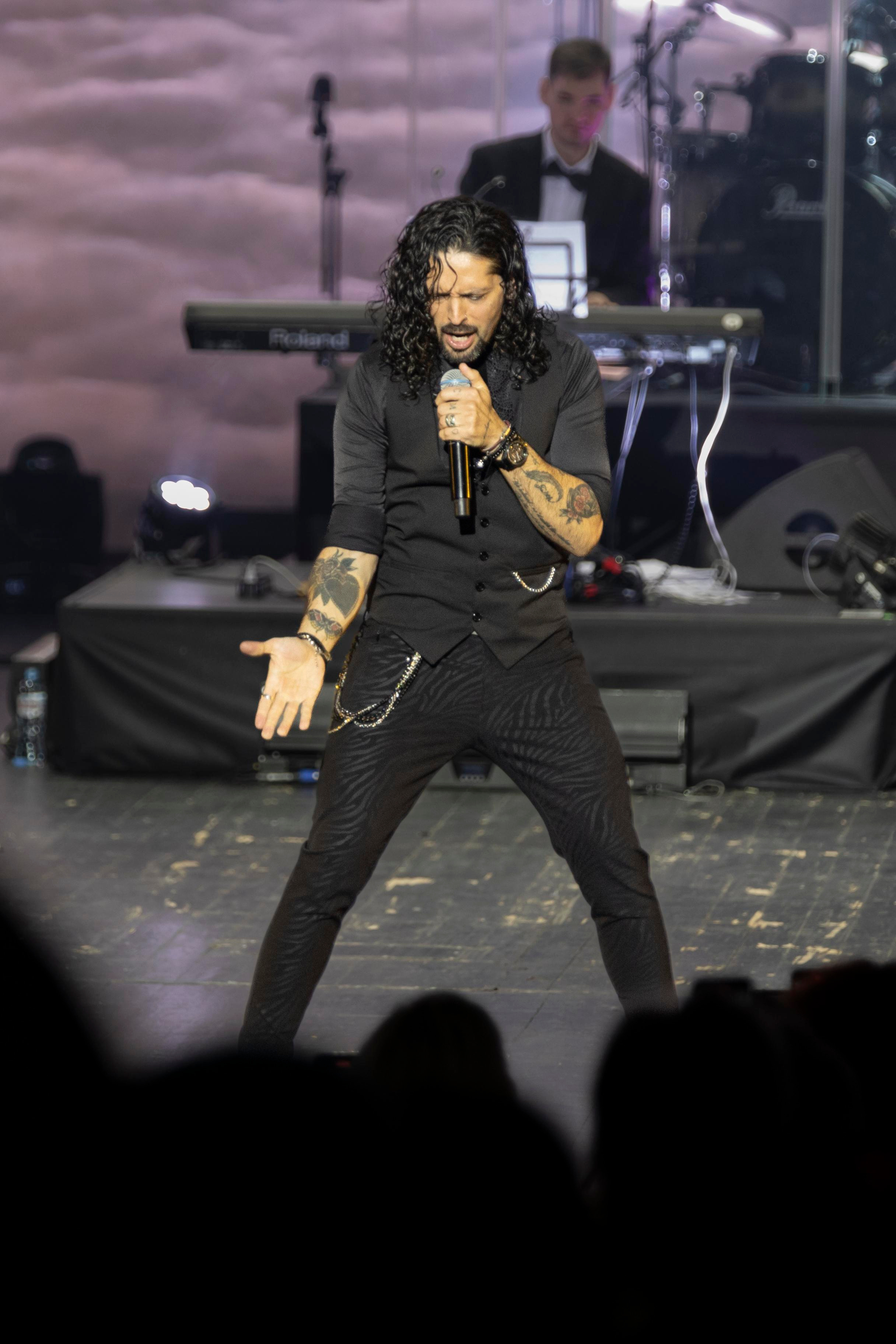 Концерт Ронни Ромеро — Трибьют Queen, Крокус Сити, 01.03.2022. Фотография. Юрий Савин