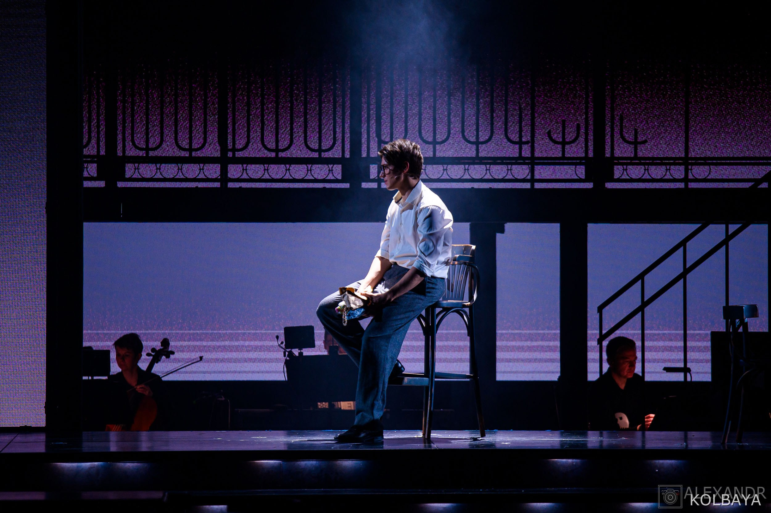 Фоторепортаж с мюзикла Вальс-Бостон 18 сентября 2025 года. Концертный и театральный репортажный фотограф в Москве Александр Колбая