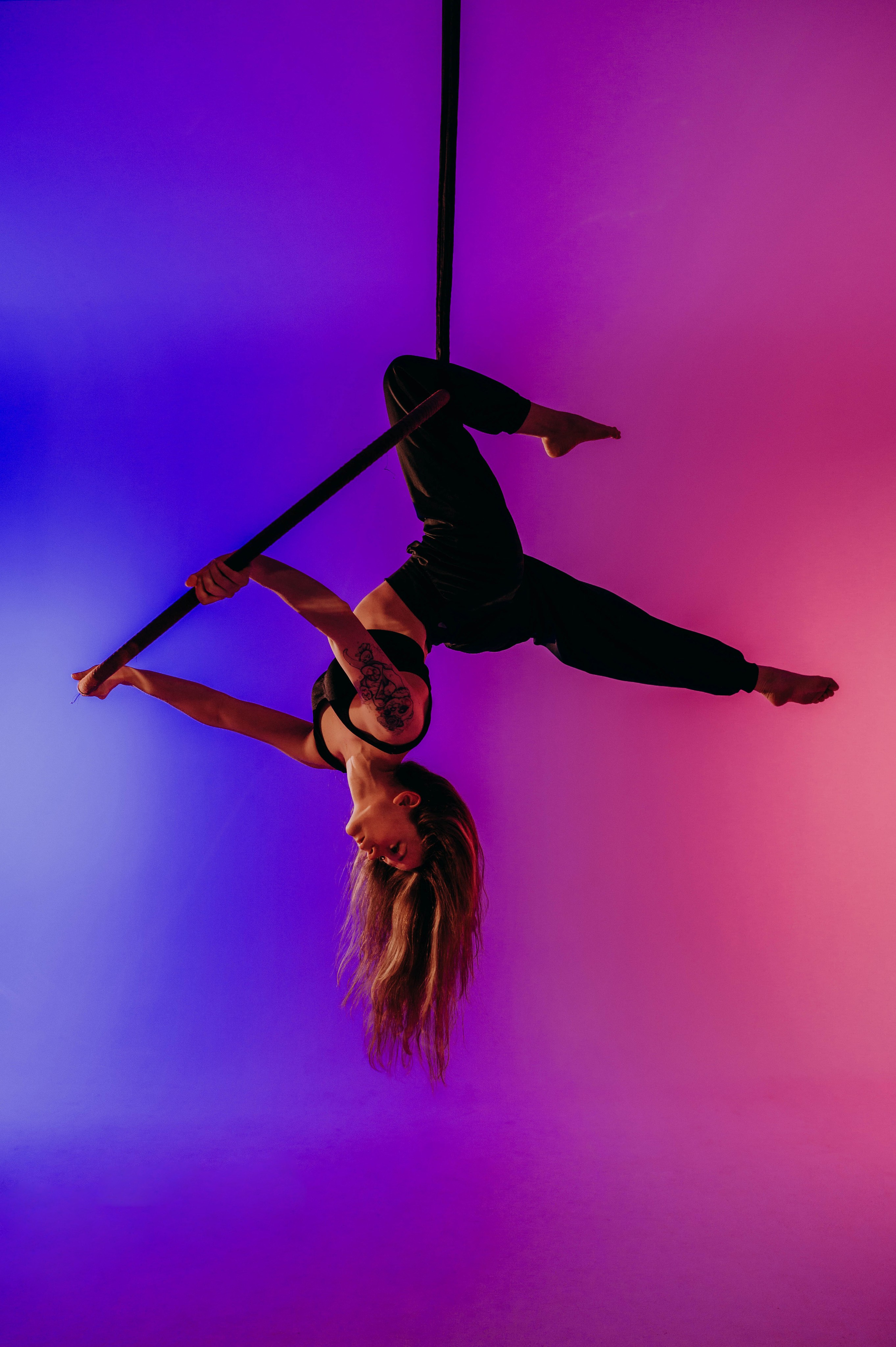 Фотосессия танцоров СПБ, фотосъемка для танцевальной школы Санкт-Петербург, танцевальная фотосессия СПб, фотосъемка танцевального коллектива. Танцевальная студия "Dance stars". Фотосессия с цветным светом СПб, фотосессия воздушных гимнасток