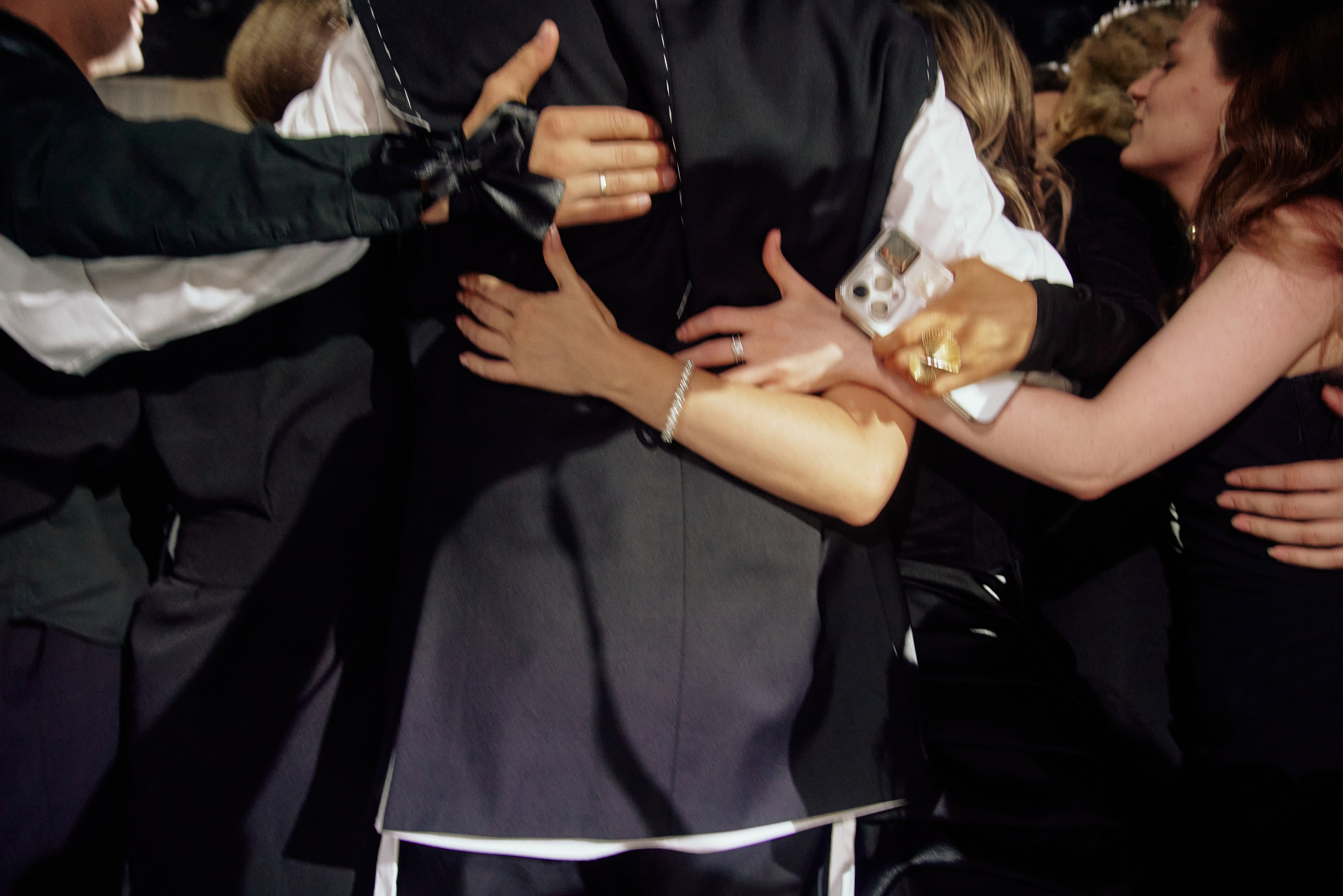 A MIRROR IS ONLY A HEART. Дмитрий Мазуркевич: Профессиональный Репортажный Фотограф