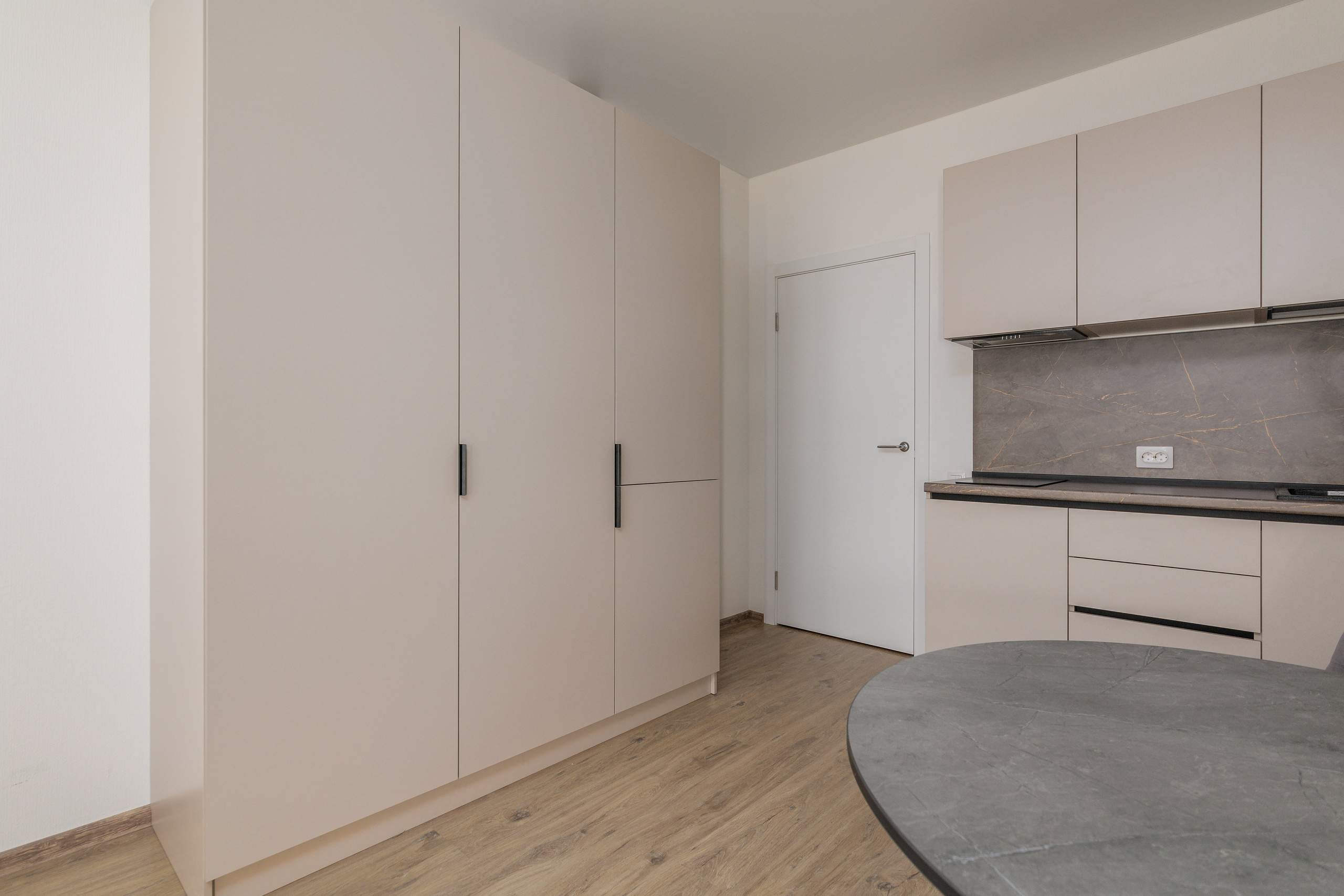 Студия, Варфоломеевская ул