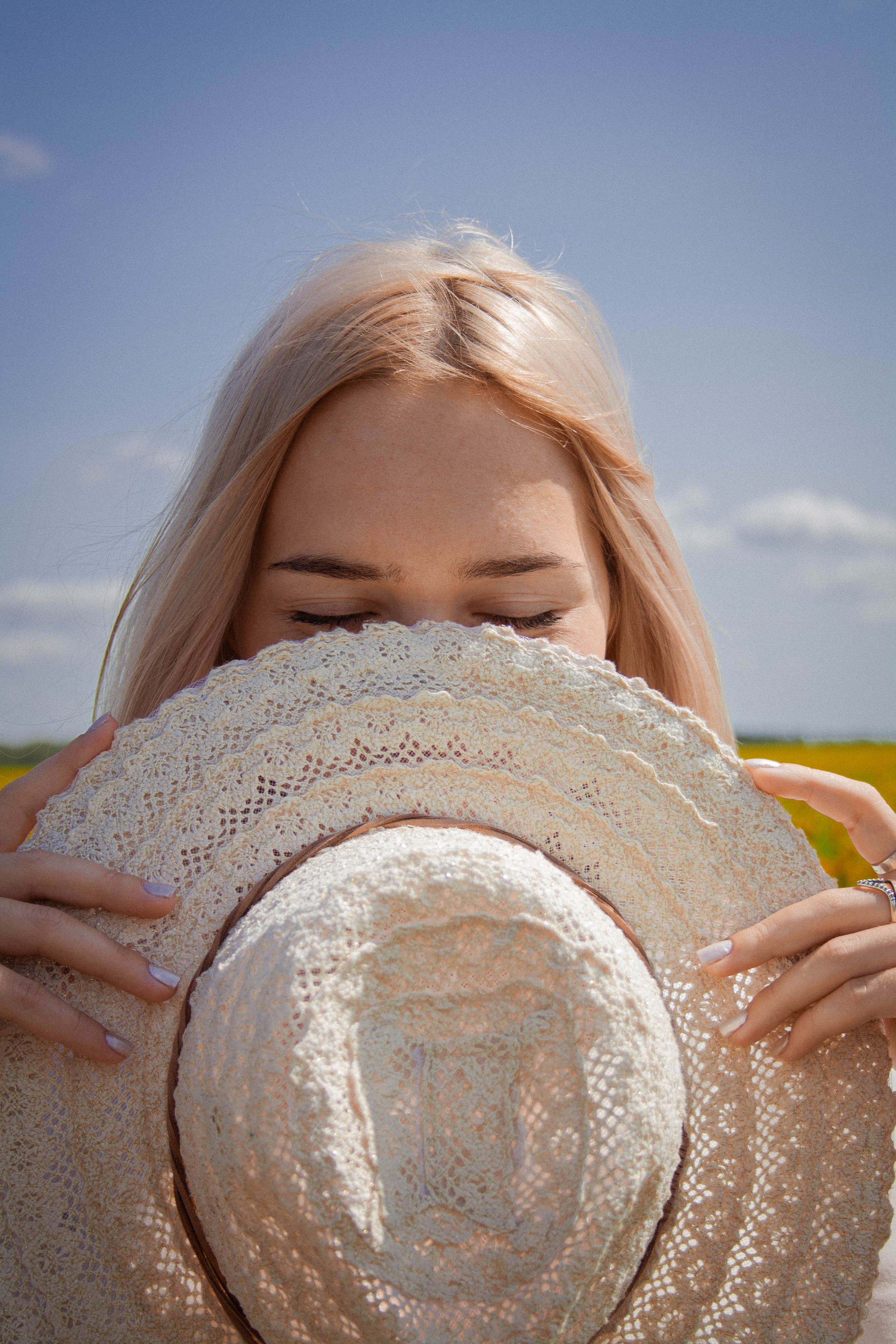 Настроение: уйти в поле с подсолнухами. Портретный фотограф в Саратове