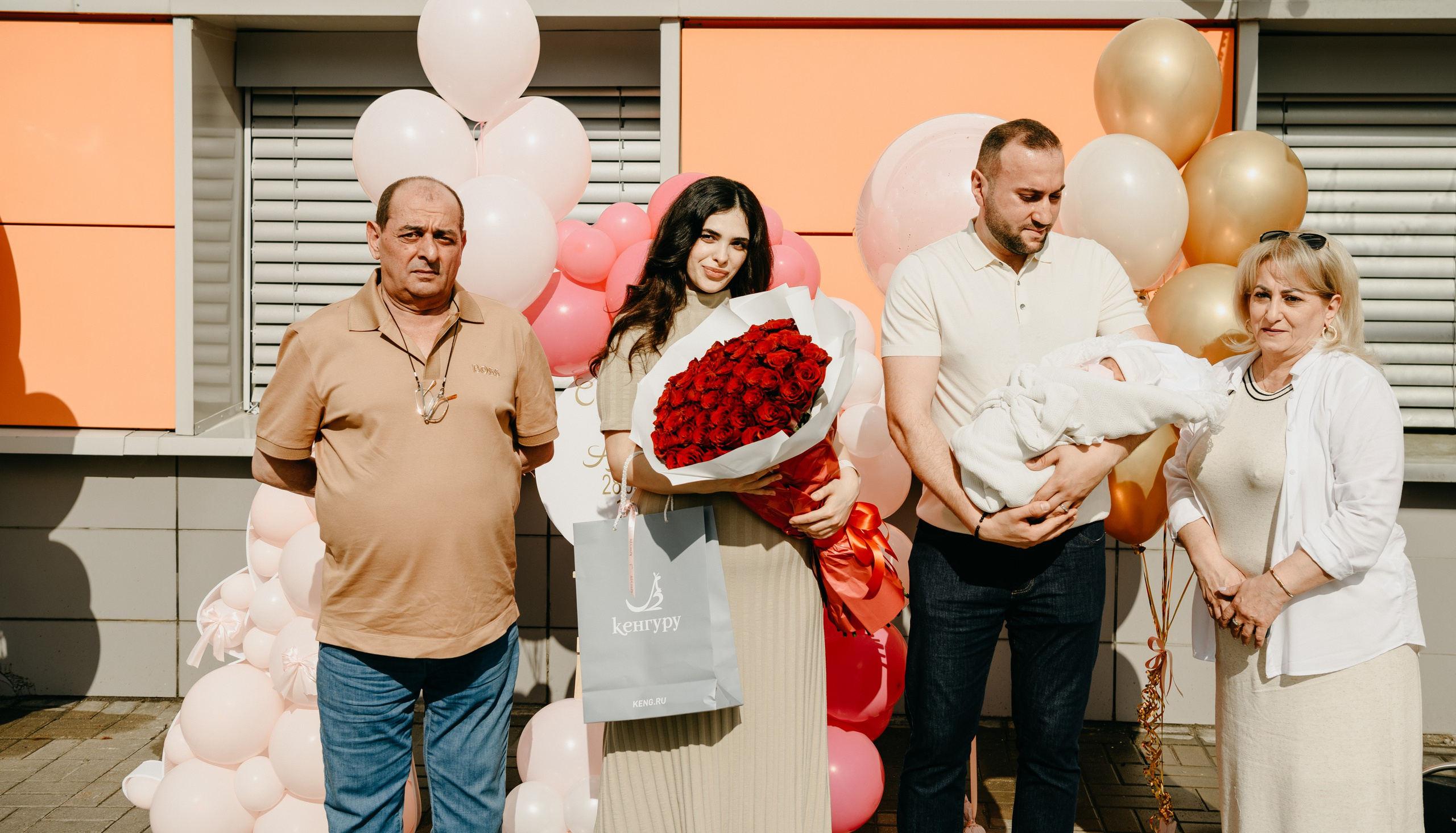 Выписка Амелии в ФГБУ Кулакова. Фотограф на выписку из роддома в Москве и МО