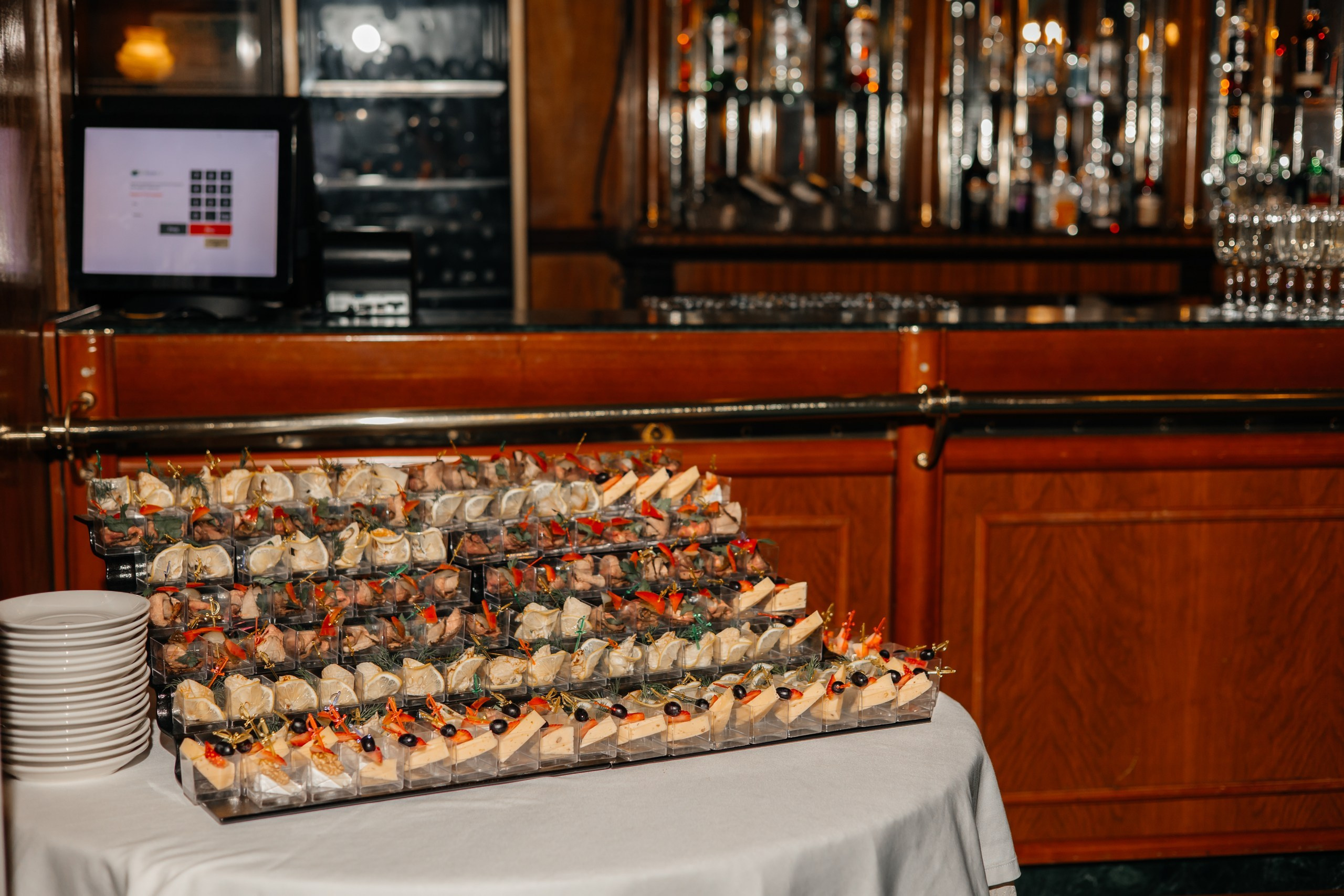 Первый клиентский банк «Бурлеск NY» Ресторан Яръ. Фотограф Москва Людмила Белова