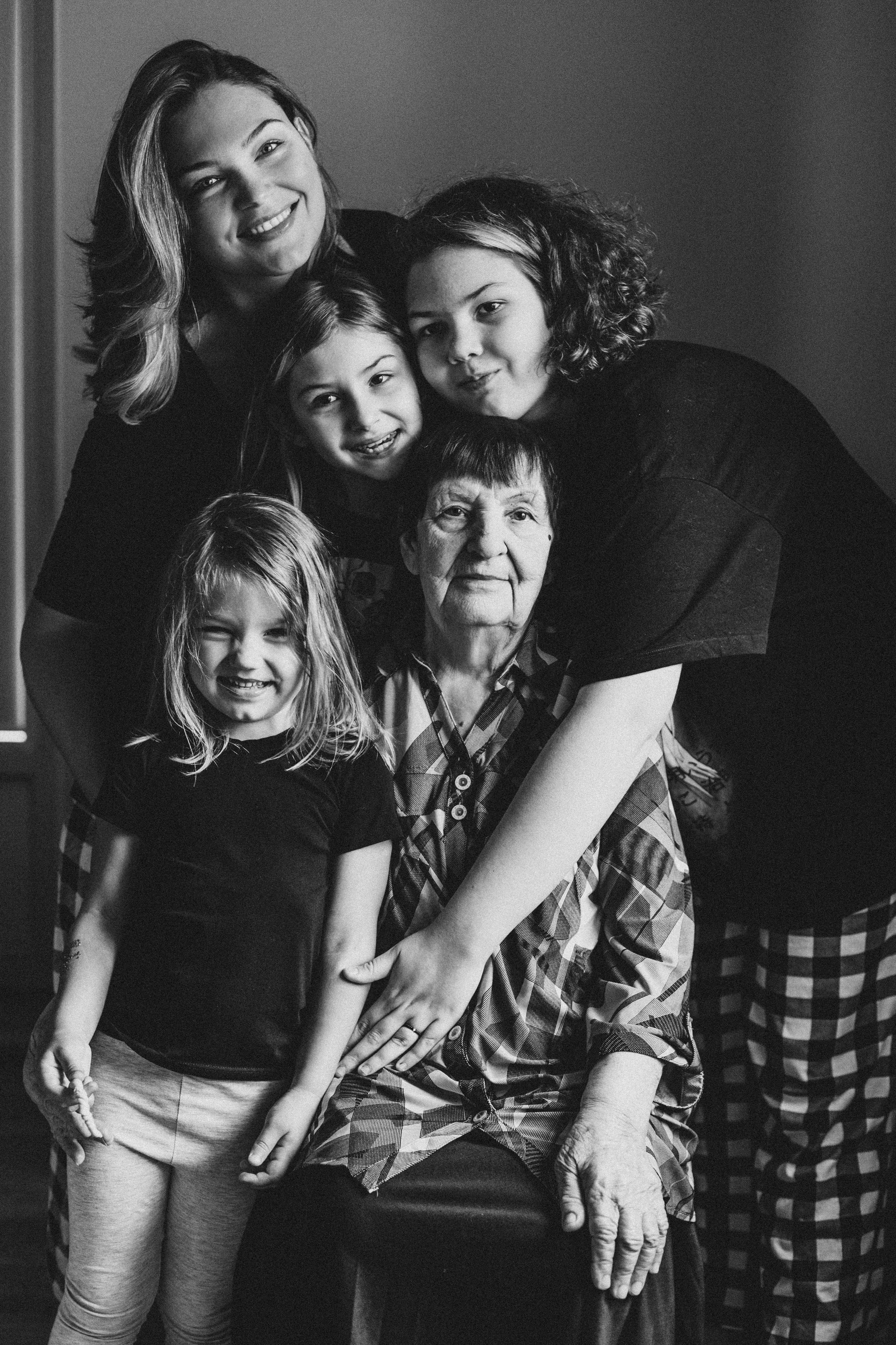 Игорь, Лера, Миля, Ксюша и Аня. Фотограф Таганрог Любимая Надя