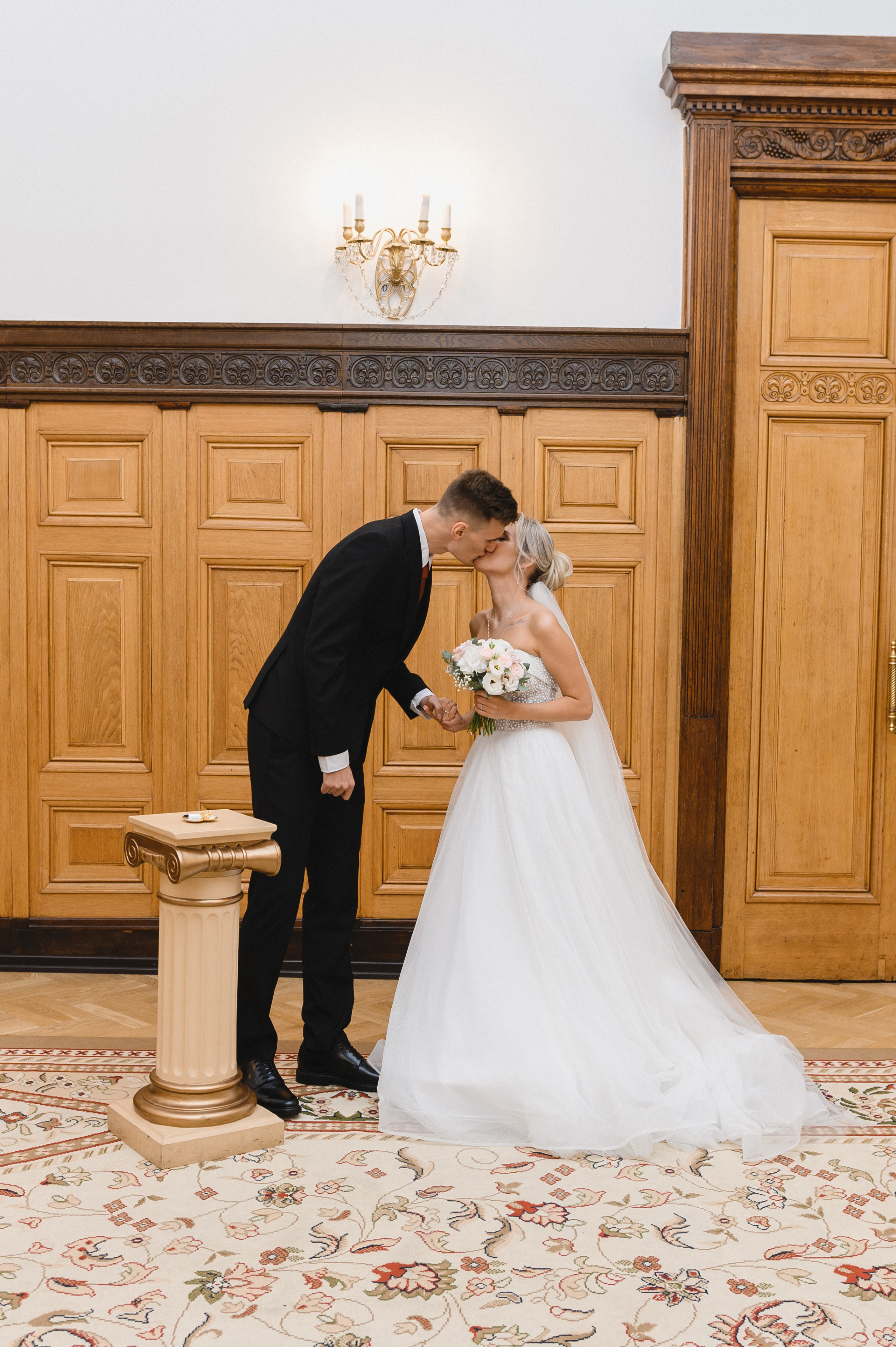 Свадебная фотосессия на Арма заводе. Семейный и свадебный фотограф в Москве Татьяна Николаева