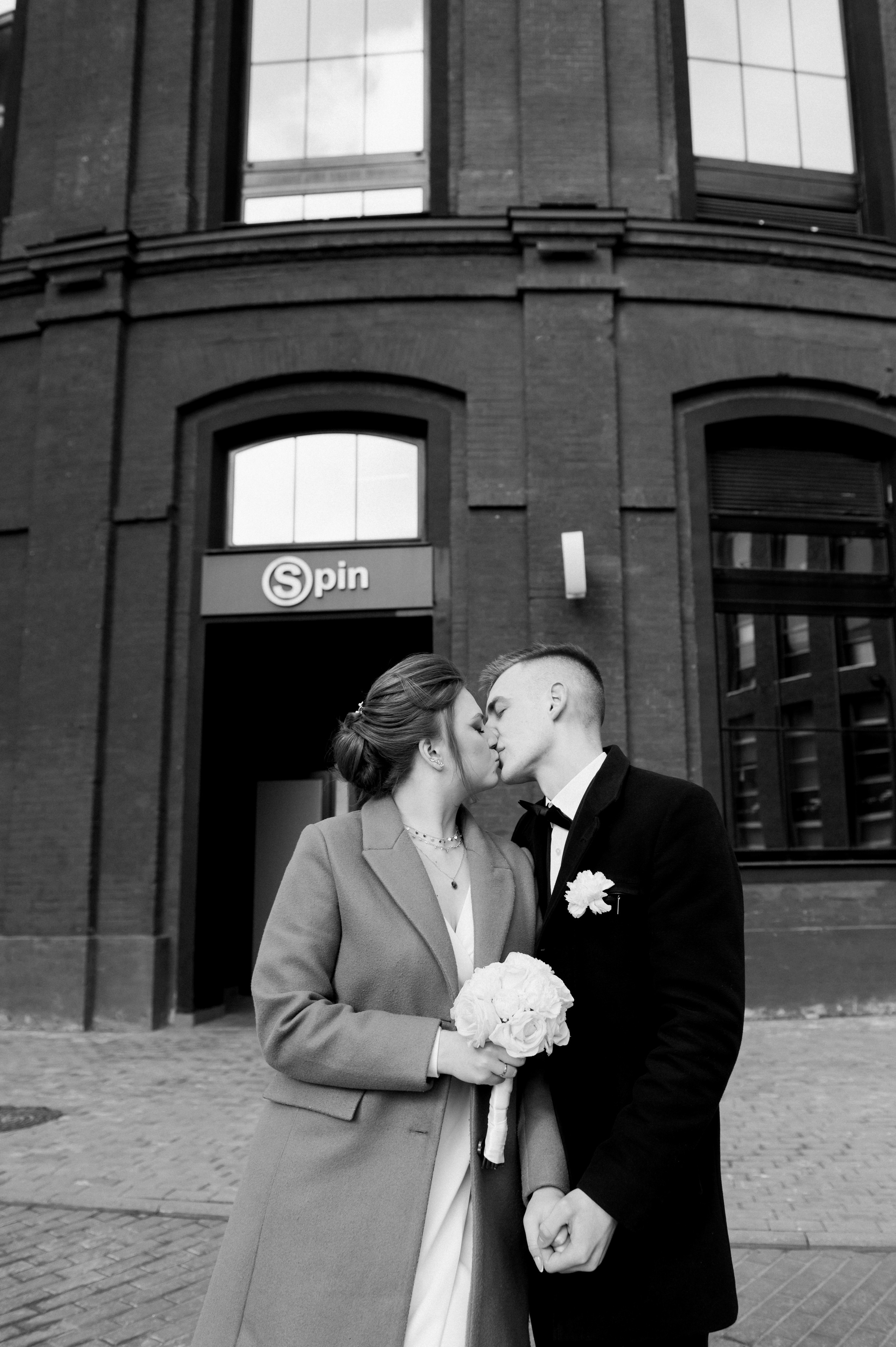 Влад и Катя. Роспись и прогулка по БЦ Арма. Семейный и свадебный фотограф в Москве Татьяна Николаева