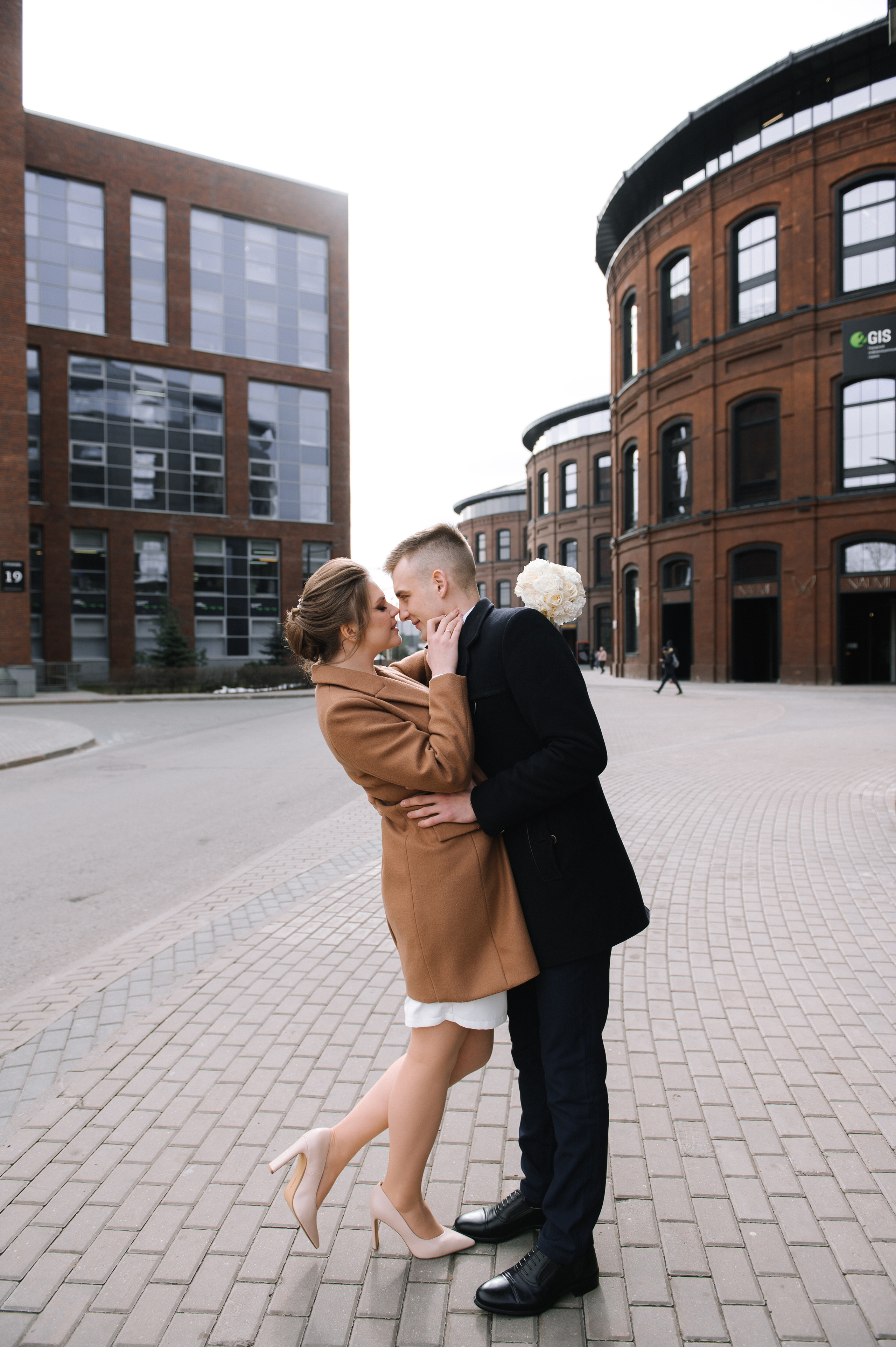 Влад и Катя. Роспись и прогулка по БЦ Арма. Семейный и свадебный фотограф в Москве Татьяна Николаева