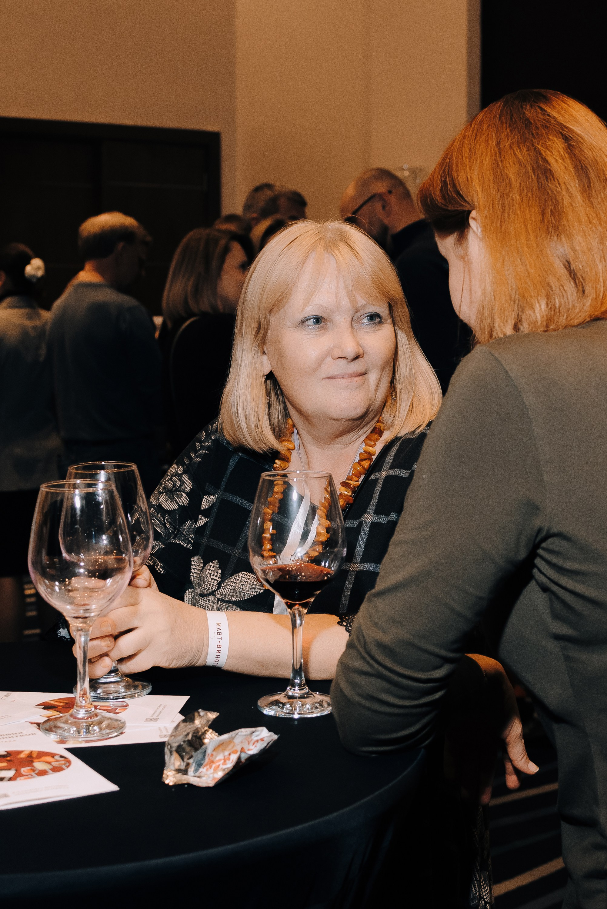 ФЕСТИВАЛЬ ВИНА И КРЕПКИХ НАПИТКОВ МАВТ-ВИНОТЕКА. Репортажный фотограф Зуев Роман г. Челябинск