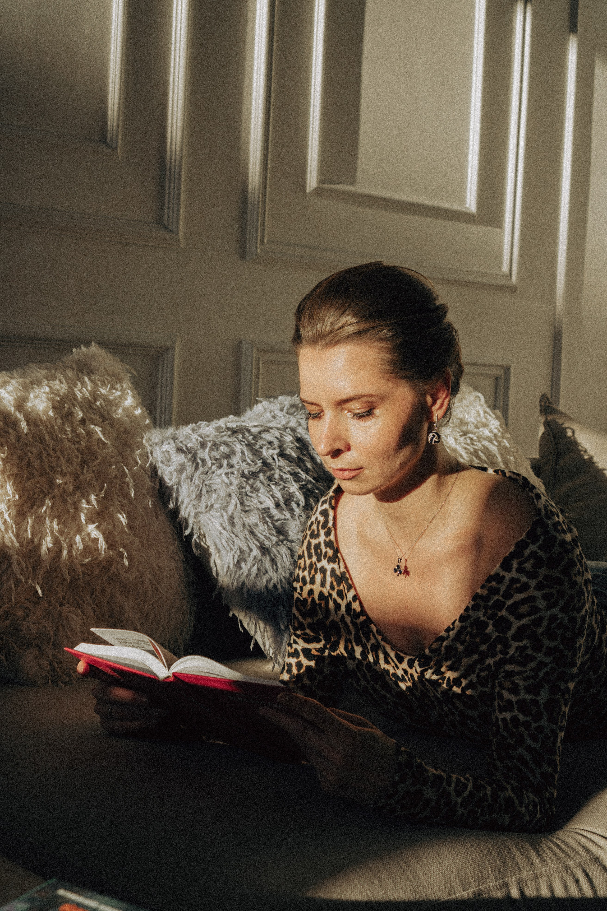 ФОТОСЕСИИЯ В СТУДИИ ДЛЯ ДЕВУШКИ ПСИХОЛОГА. Профессиональный фотограф, Санкт-Петербург — Виктория Богомолова