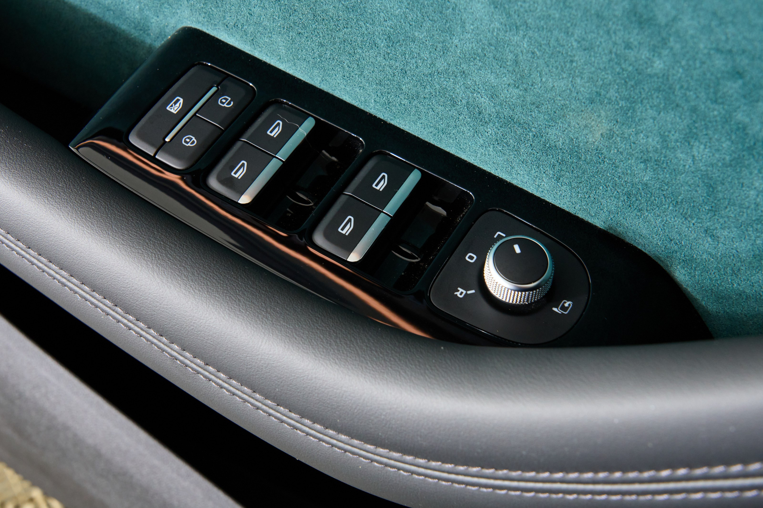 Geely Monjaro. Фотограф Николай Прокофьев модельные тесты в Москве