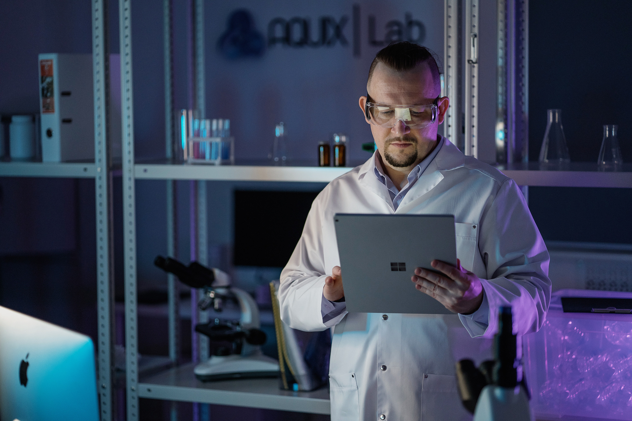 Рекламная фотосъёмка для JSC «AQUIX». Фотограф Михаил Бурдель. Индустриальная, коммерческая и рекламная фотография