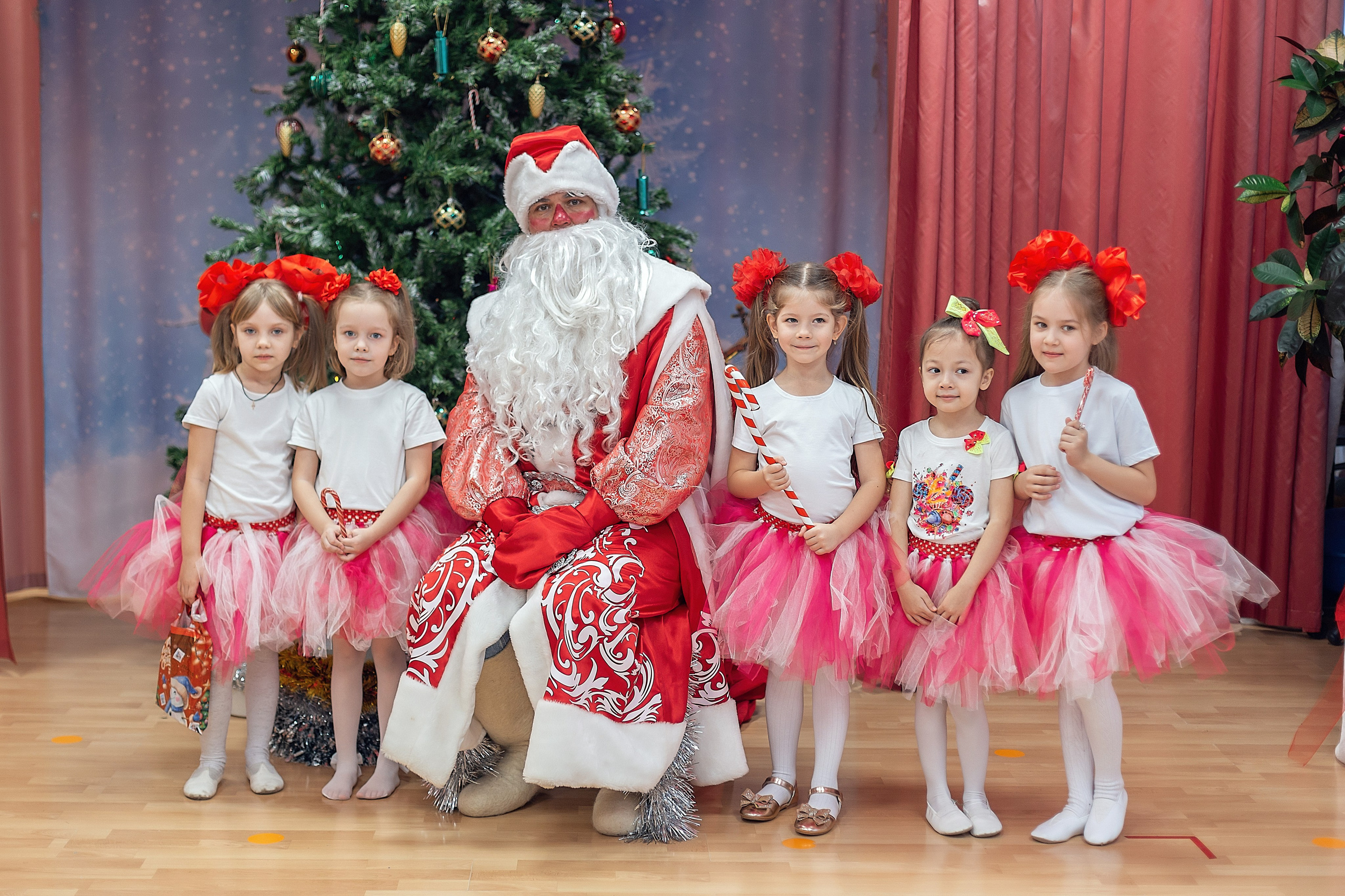 Утренник_"Карамельная фабрика» 2024. Семейный фотограф в Санкт-Петербурге