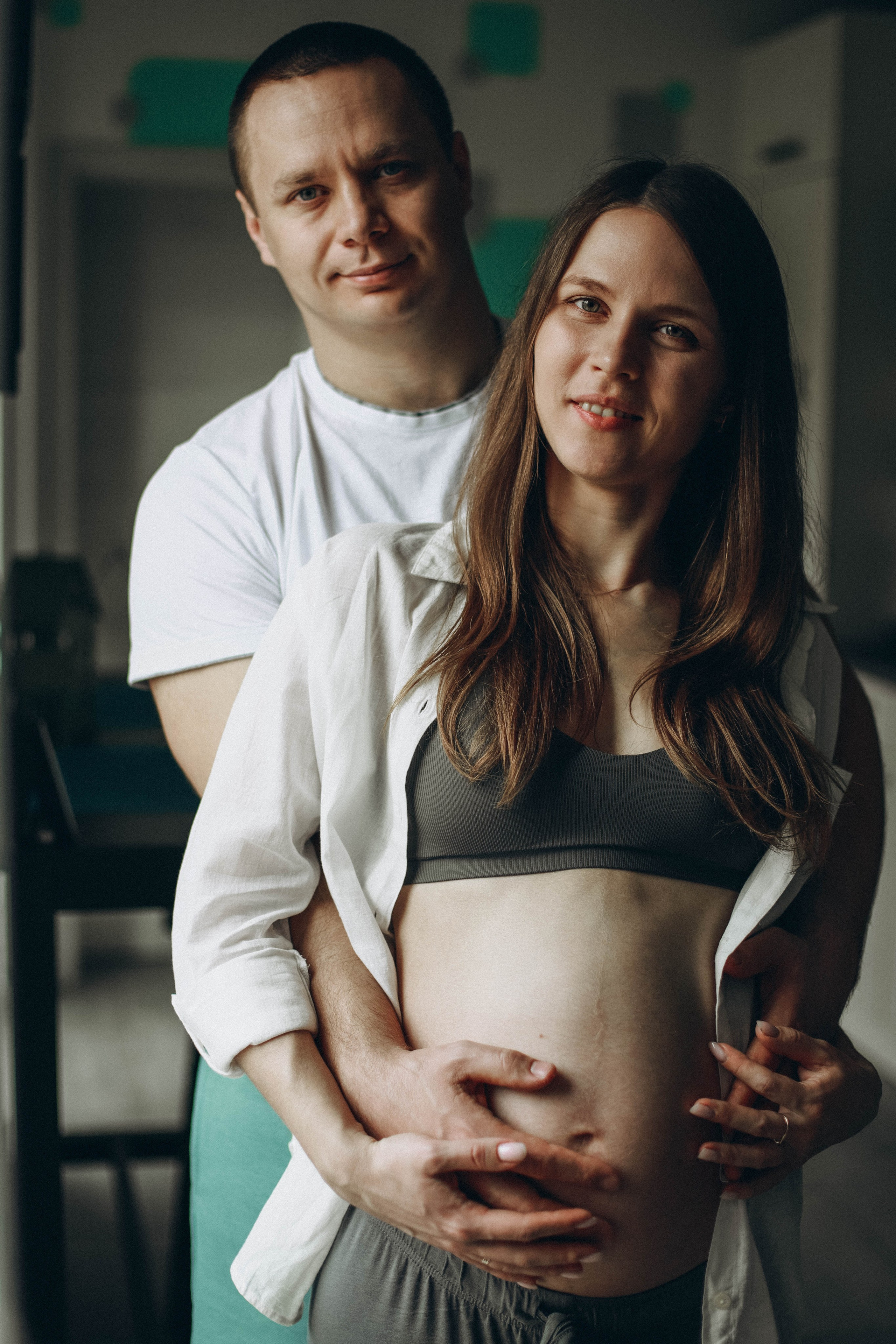 Babybauch-Shooting zu Hause. Fotografin in Erlangen, Nürnberg und Umgebung