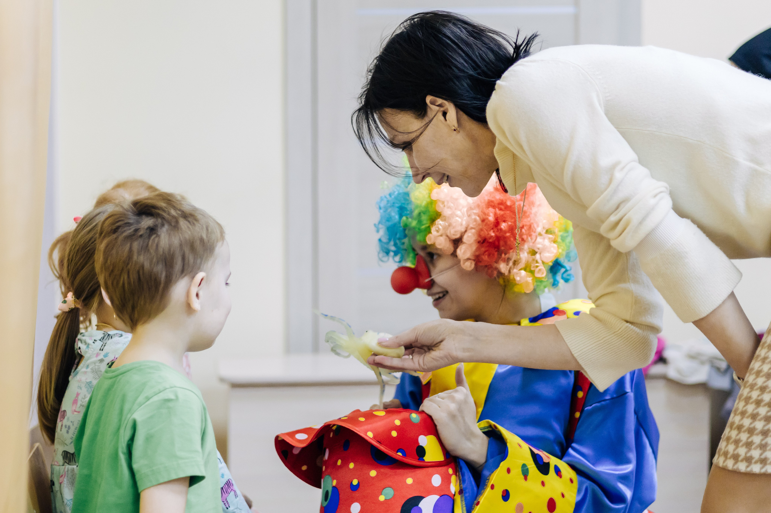 Фотосессия с кубком в детских садах г. Магнитогорска. Денис Прохоров Фотограф в г. Магнитогорск