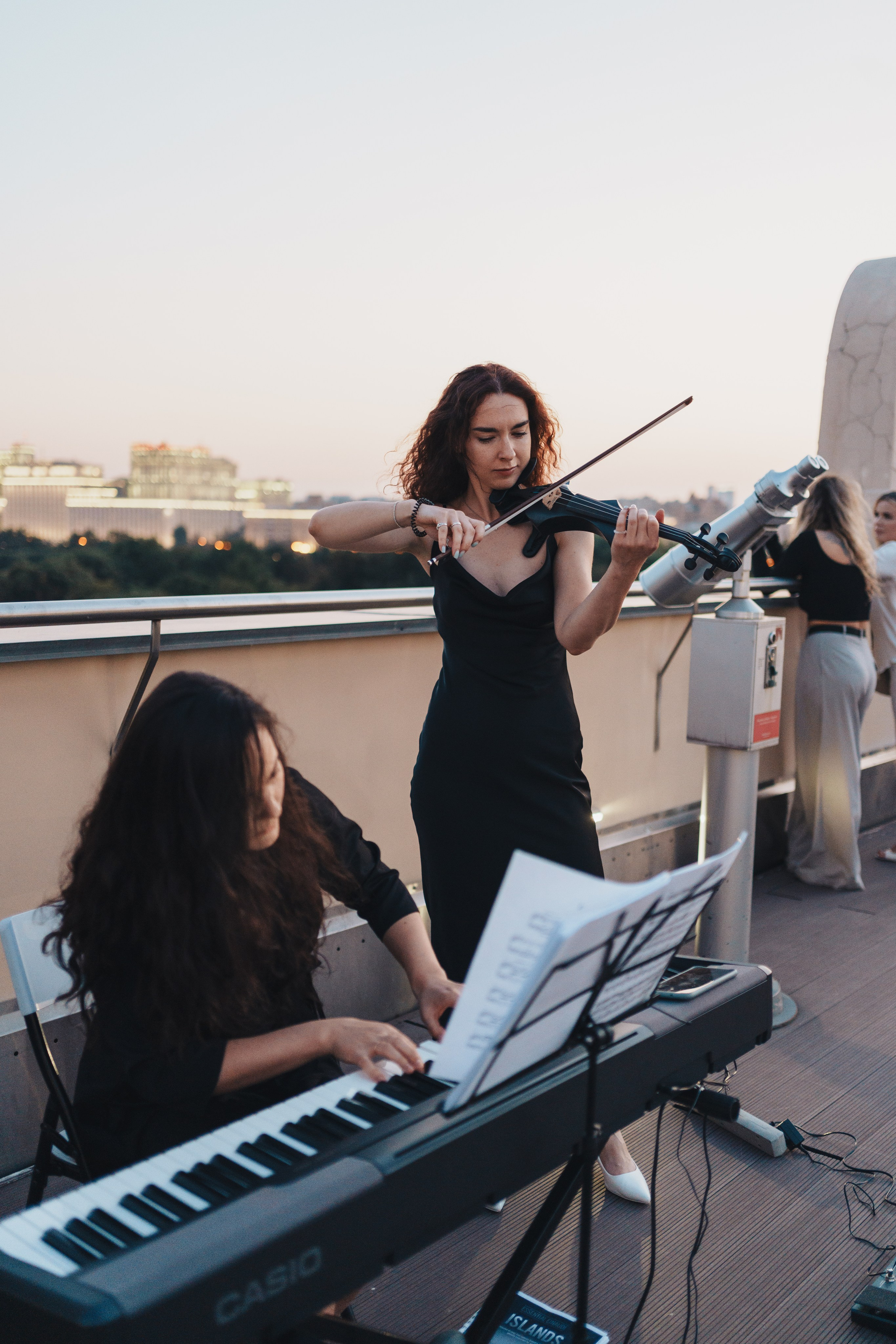 Выставка на крыше Парка Горького. Семейный и детский фотограф и видеограф в Москве, Серпухове и Тарусе Валерия Сорокина