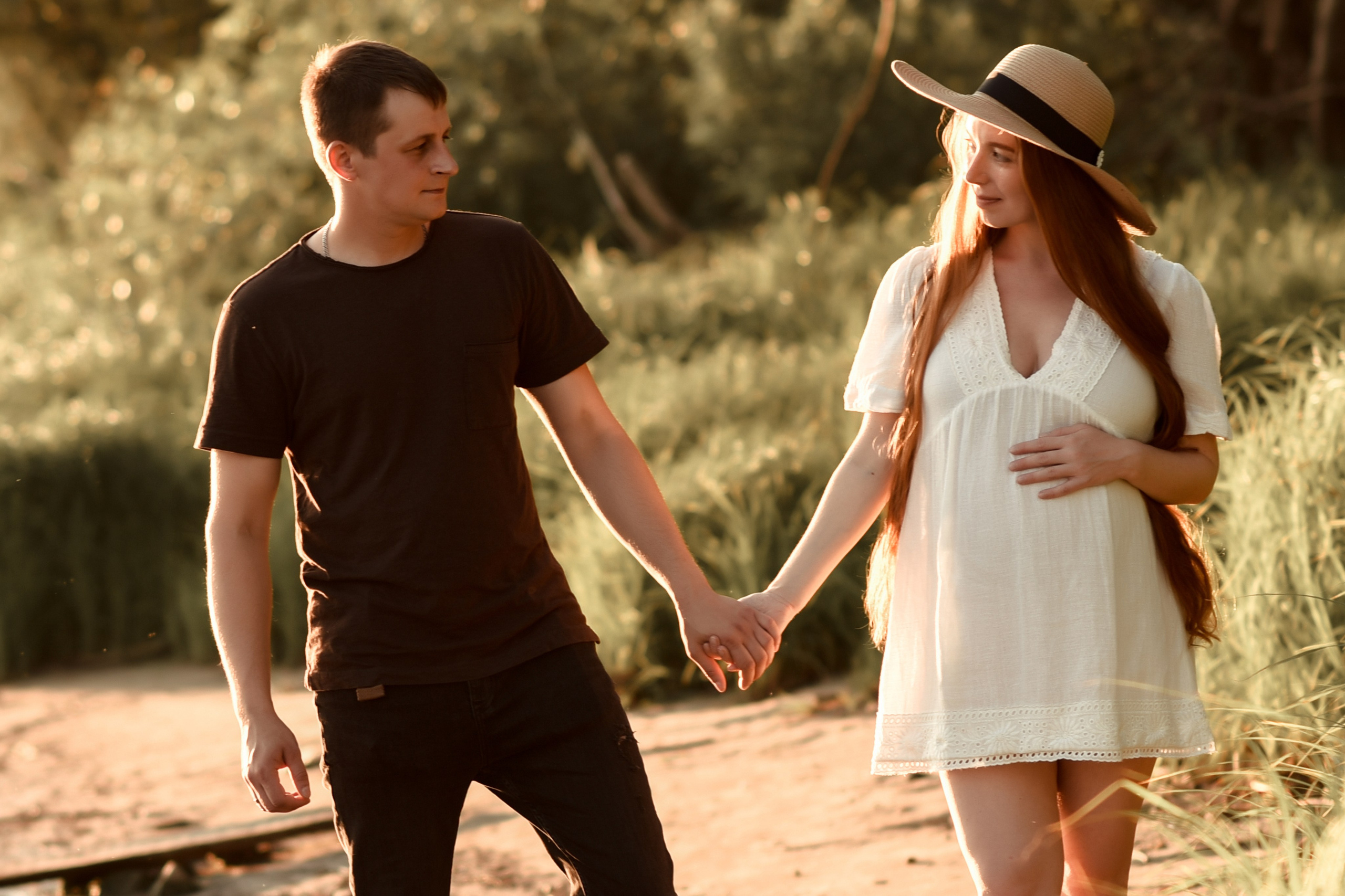 Фотосессия беременности на природе. Свадебный, семейный, детский, контент фотограф в Омске Максим Ильин