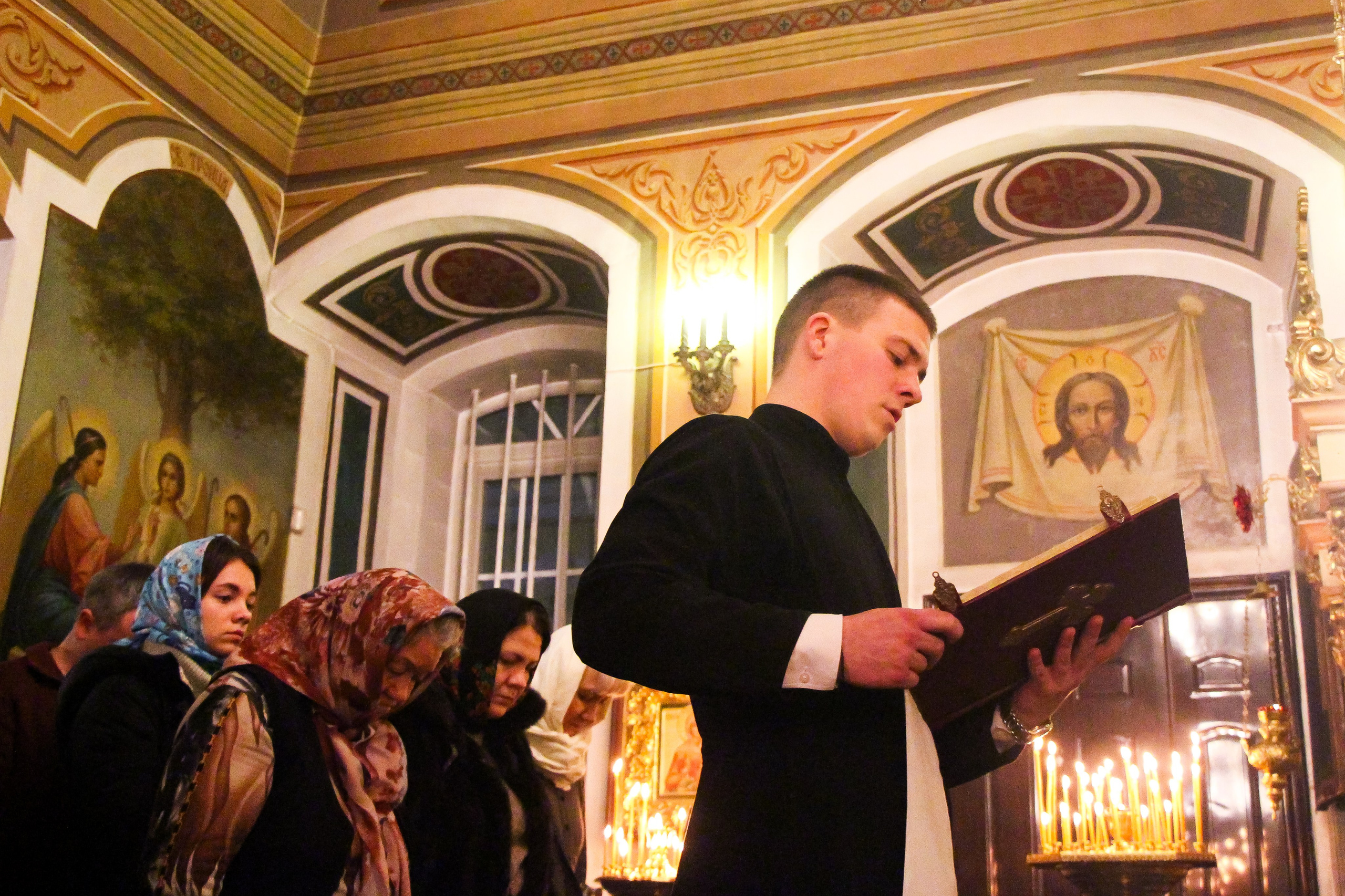 Рождественская литургия в храме Спаса Нерукотворного Образа. Мария Ткаченко. Документальная фотография