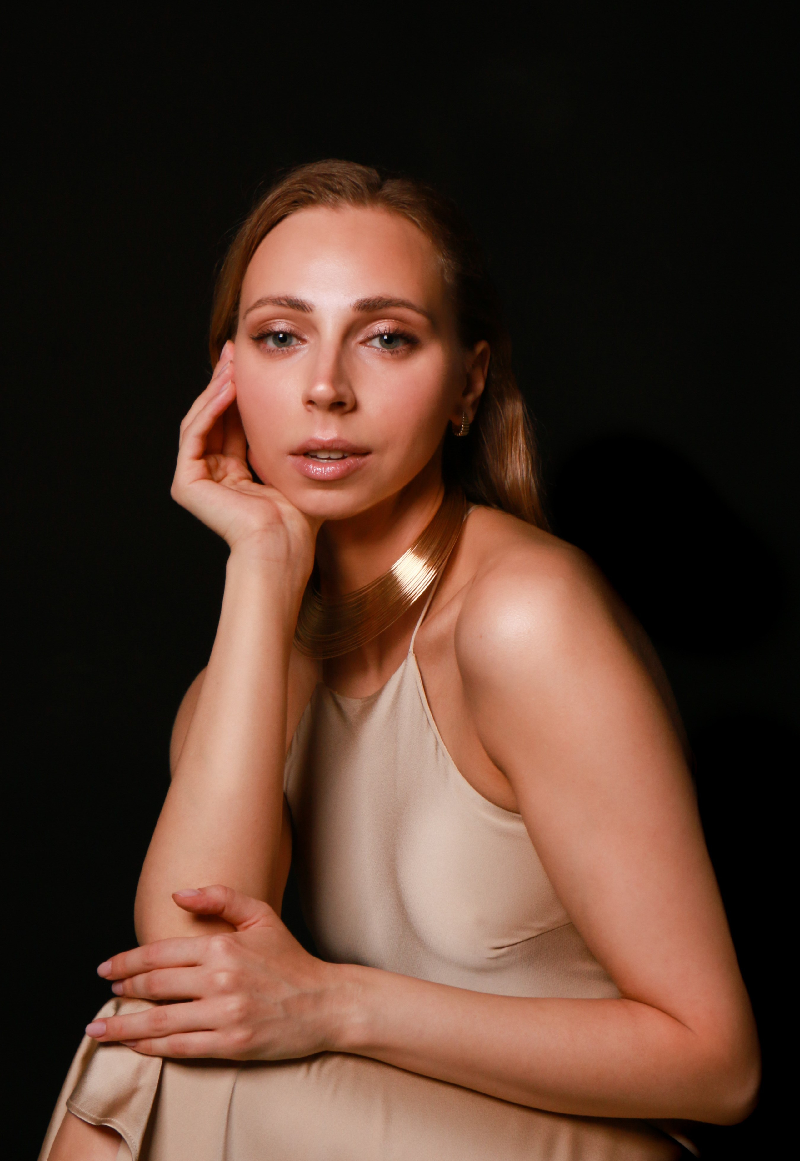 GOLDEN. Любовь Моргасова [LU SPRING]: Фотограф и куратор